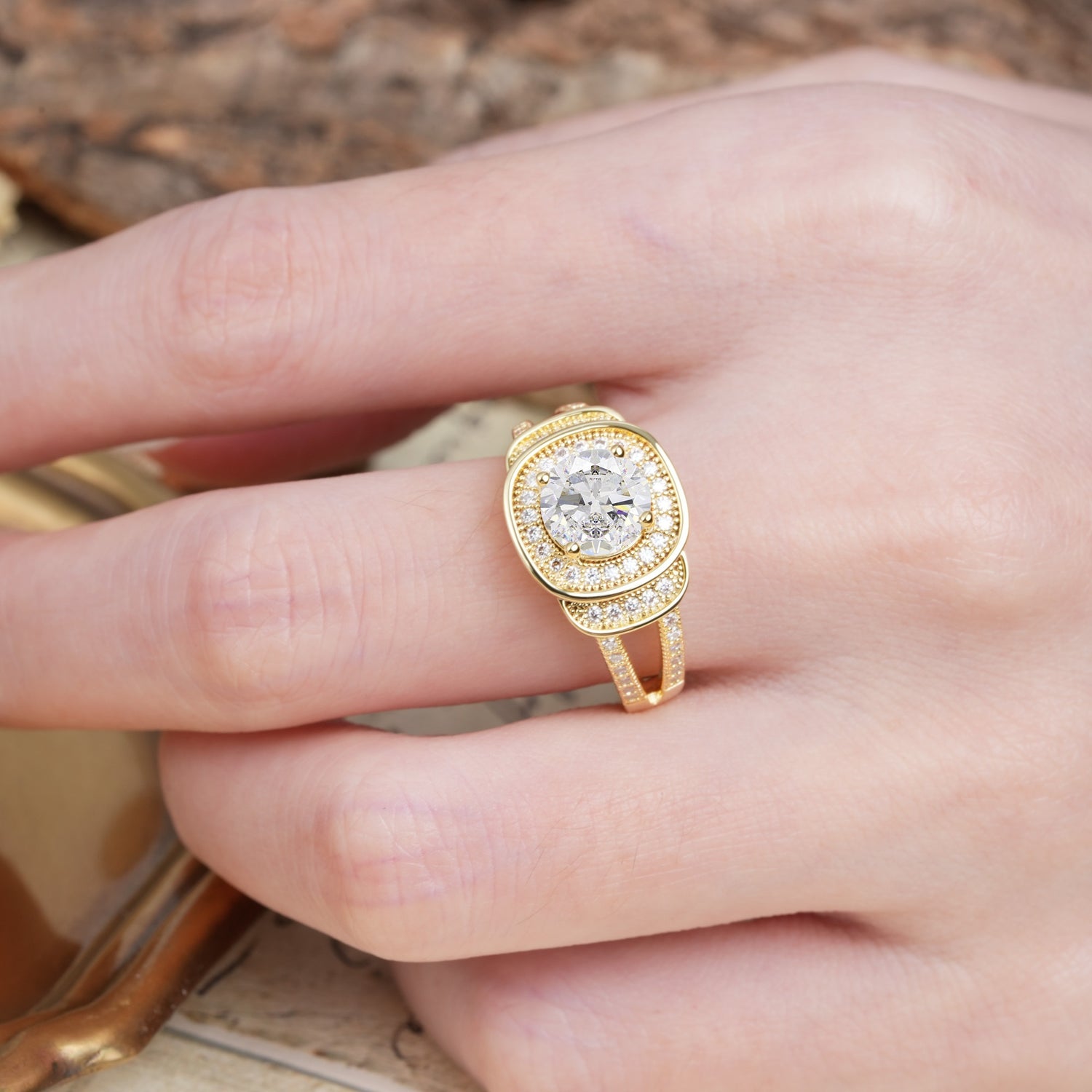 Luxurious & Classic Vintage Stackable 4-Prong Round Cut Moissanite Engagement Ring - Additional view