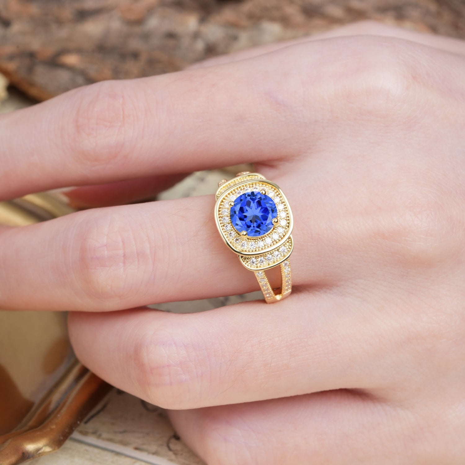 Luxurious & Classic Vintage Stackable 4-Prong Round Cut Sapphire Engagement Ring - Additional view