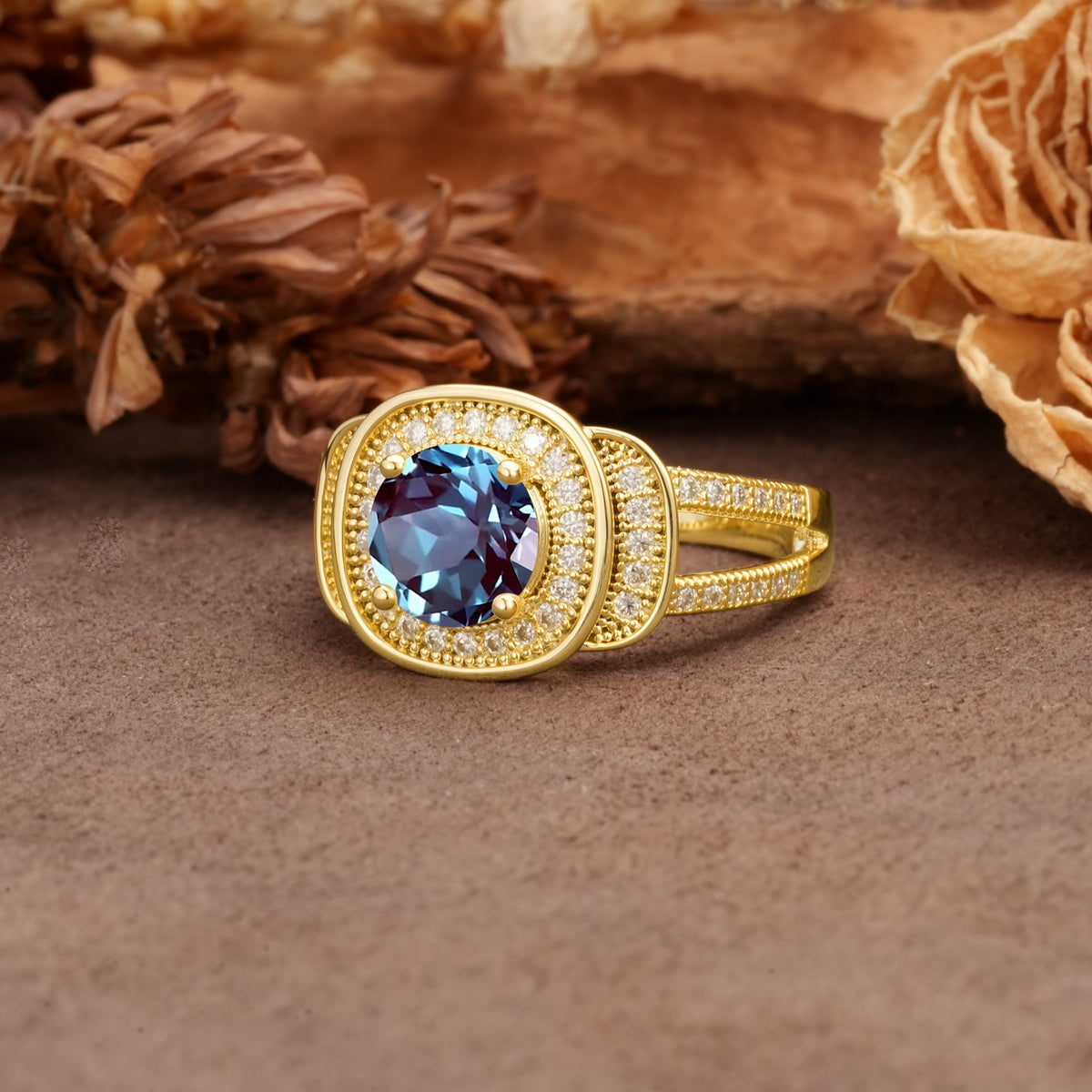 Luxurious & Classic Vintage Stackable 4-Prong Round Cut Alexandrite Engagement Ring - Additional view