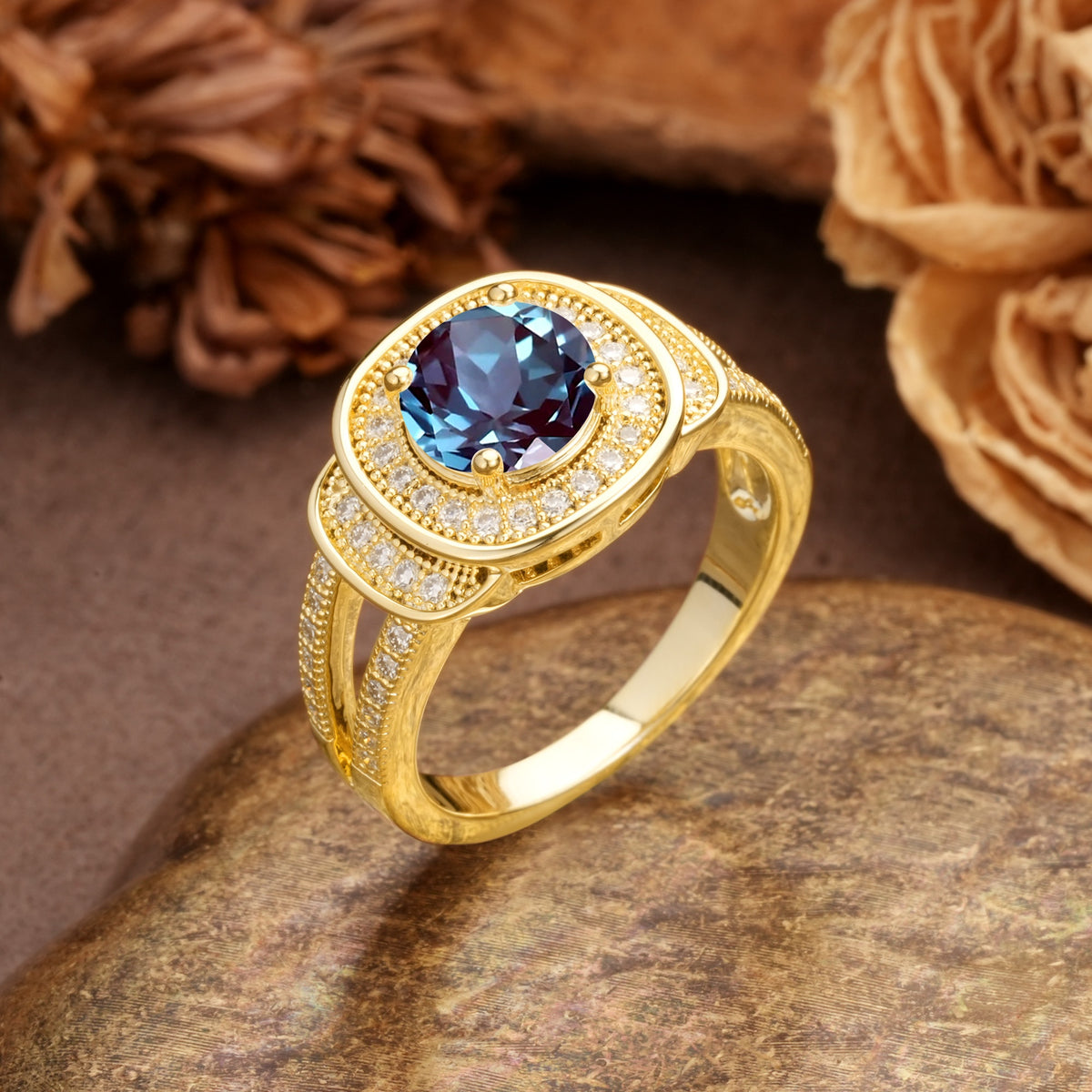 Luxurious & Classic Vintage Stackable 4-Prong Round Cut Alexandrite Engagement Ring - Additional view