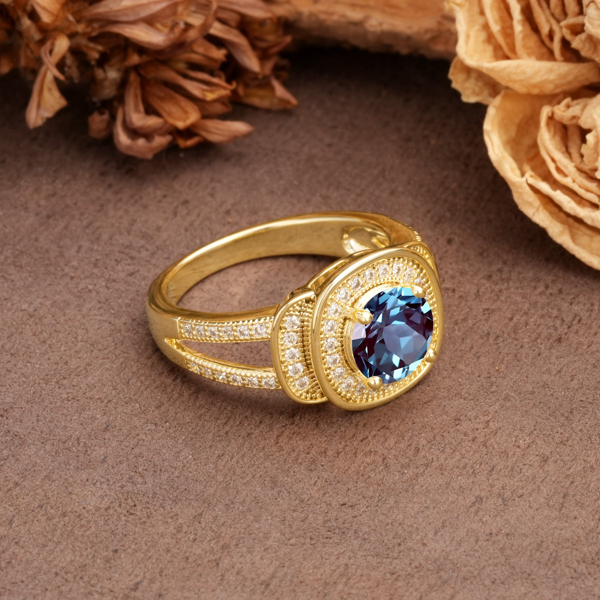 Luxurious & Classic Vintage Stackable 4-Prong Round Cut Alexandrite Engagement Ring - Additional view