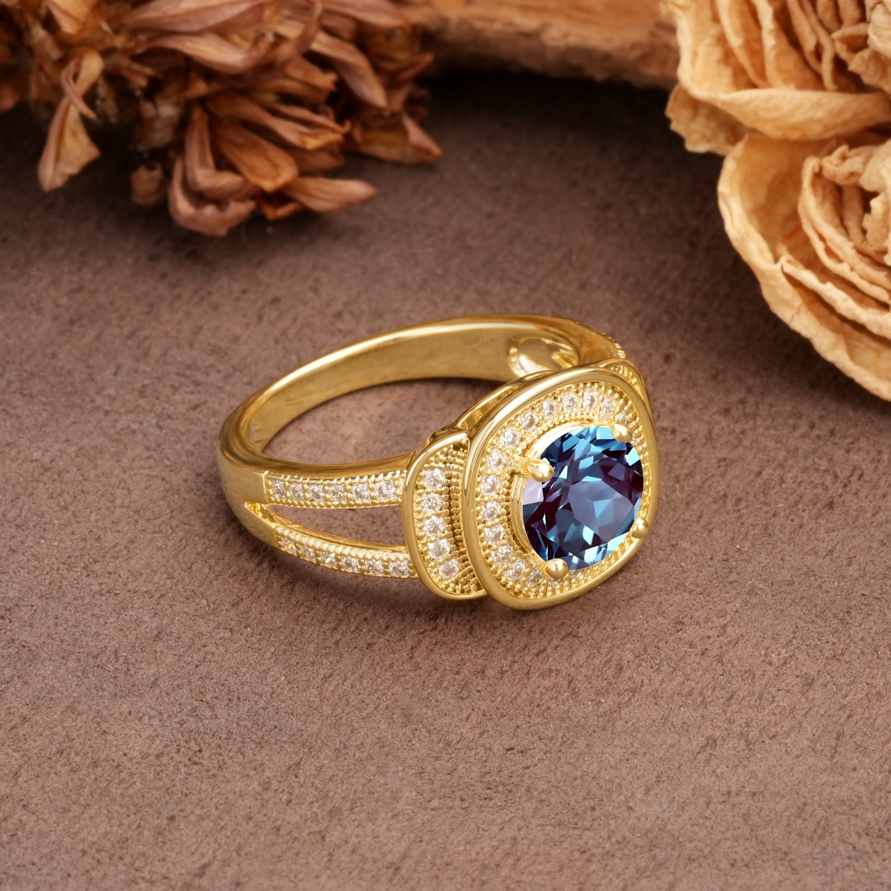 Luxurious & Classic Vintage Stackable 4-Prong Round Cut Alexandrite Engagement Ring - Additional view