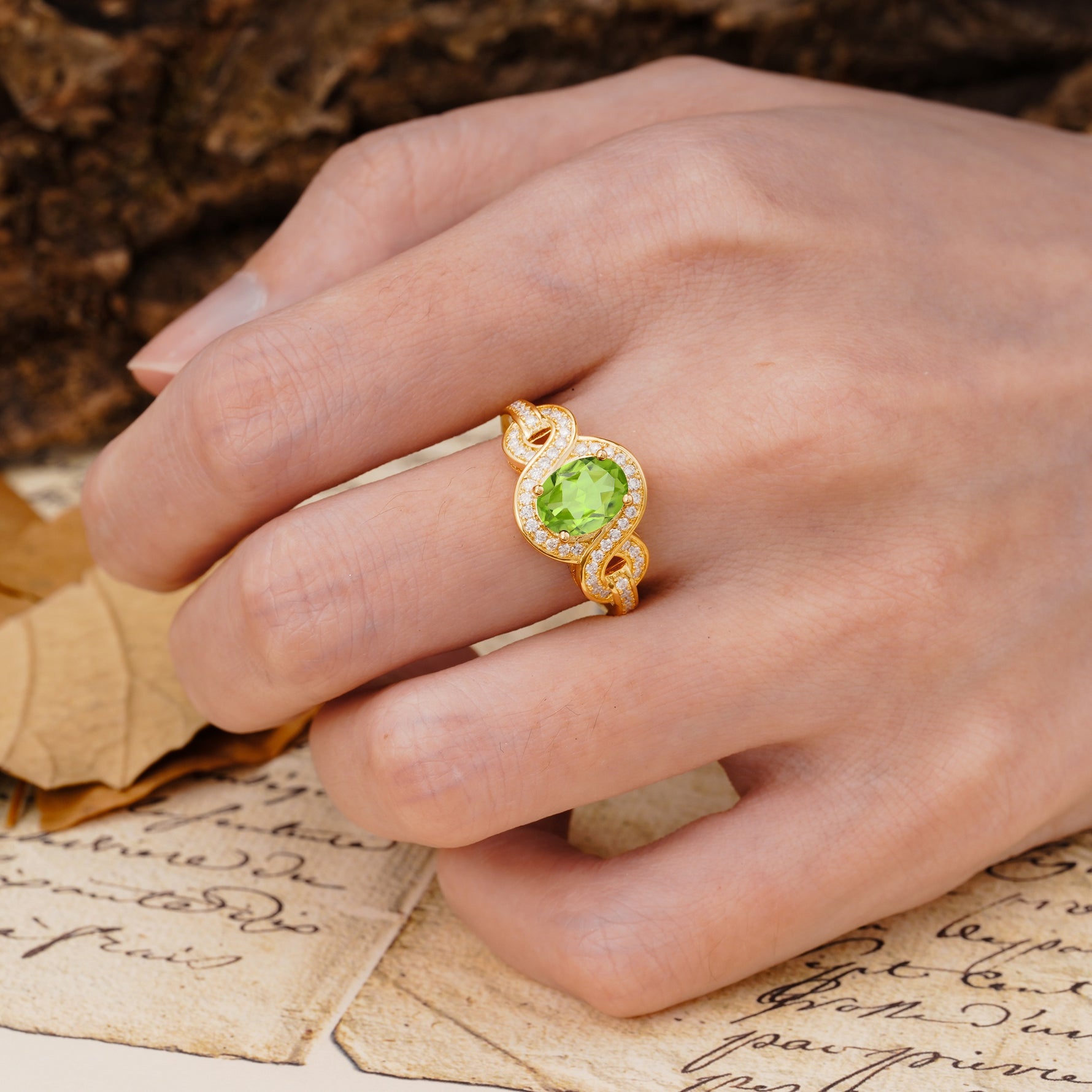 Luxurious Vintage-Style Twisted 4-Prong Oval Cut Peridot Engagement Ring - Additional view
