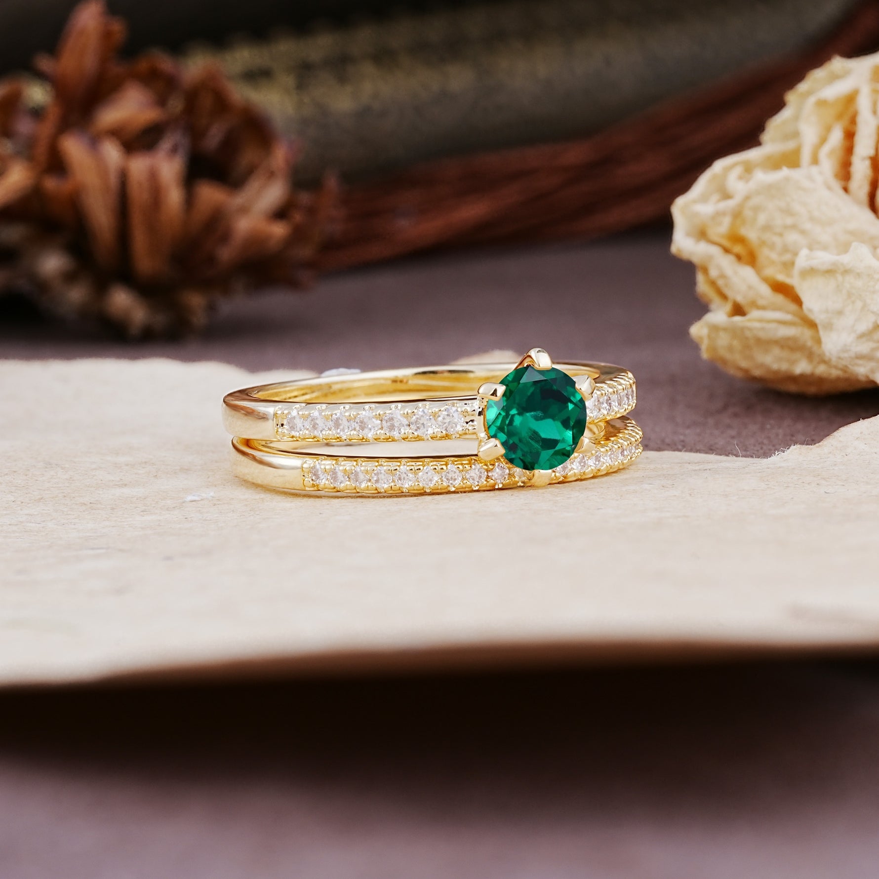 Simple 6 Prong Round Cut Emerald Wedding Bride Ring Set - Additional view