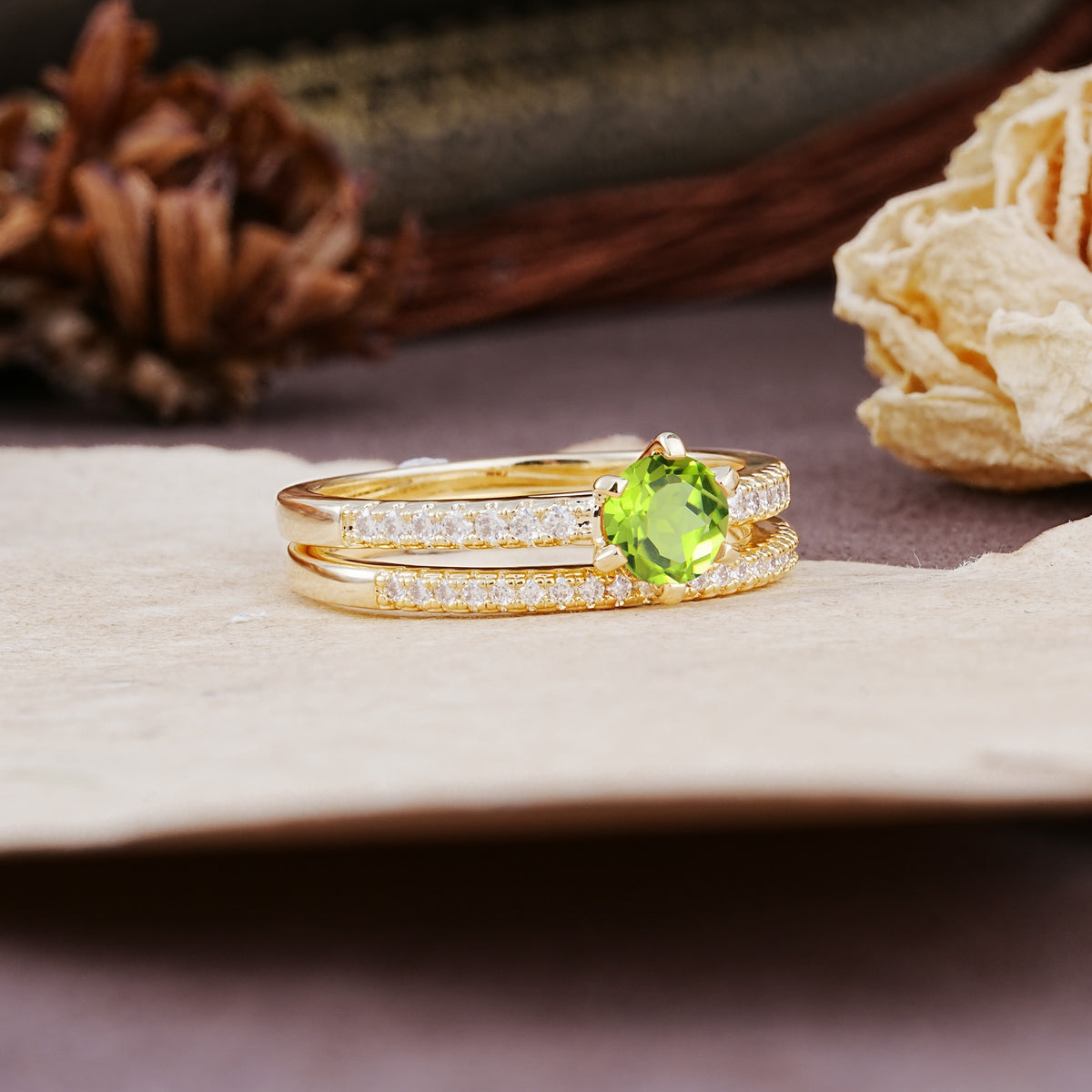 Simple 6 Prong Round Cut Peridot Wedding Bride Ring Set - Additional view