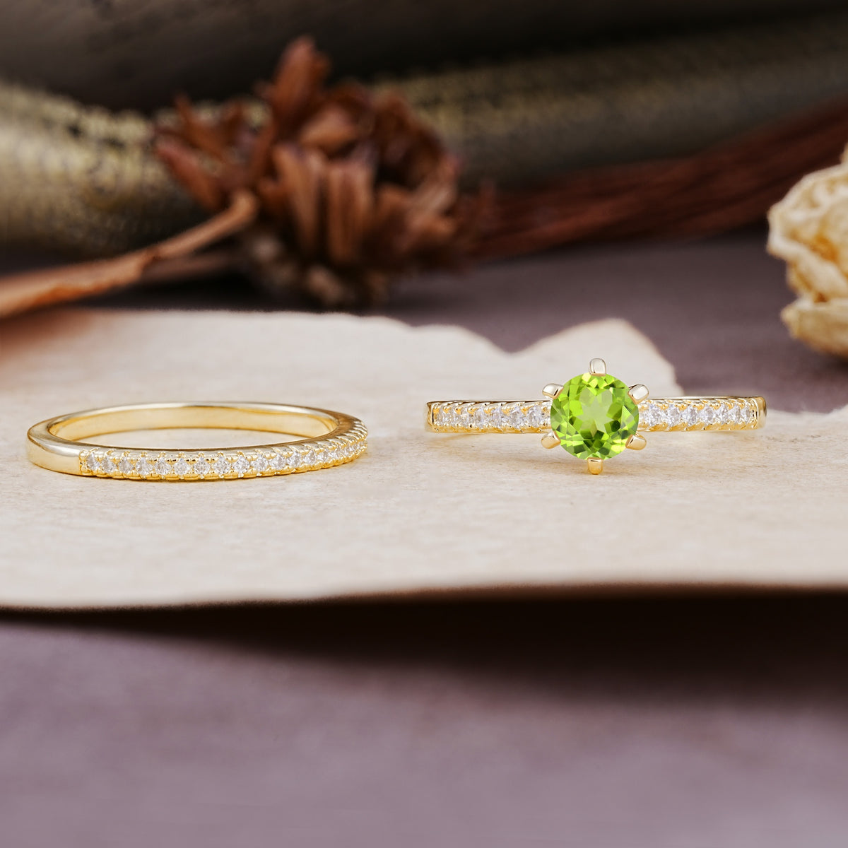 Simple 6 Prong Round Cut Peridot Wedding Bride Ring Set - Additional view