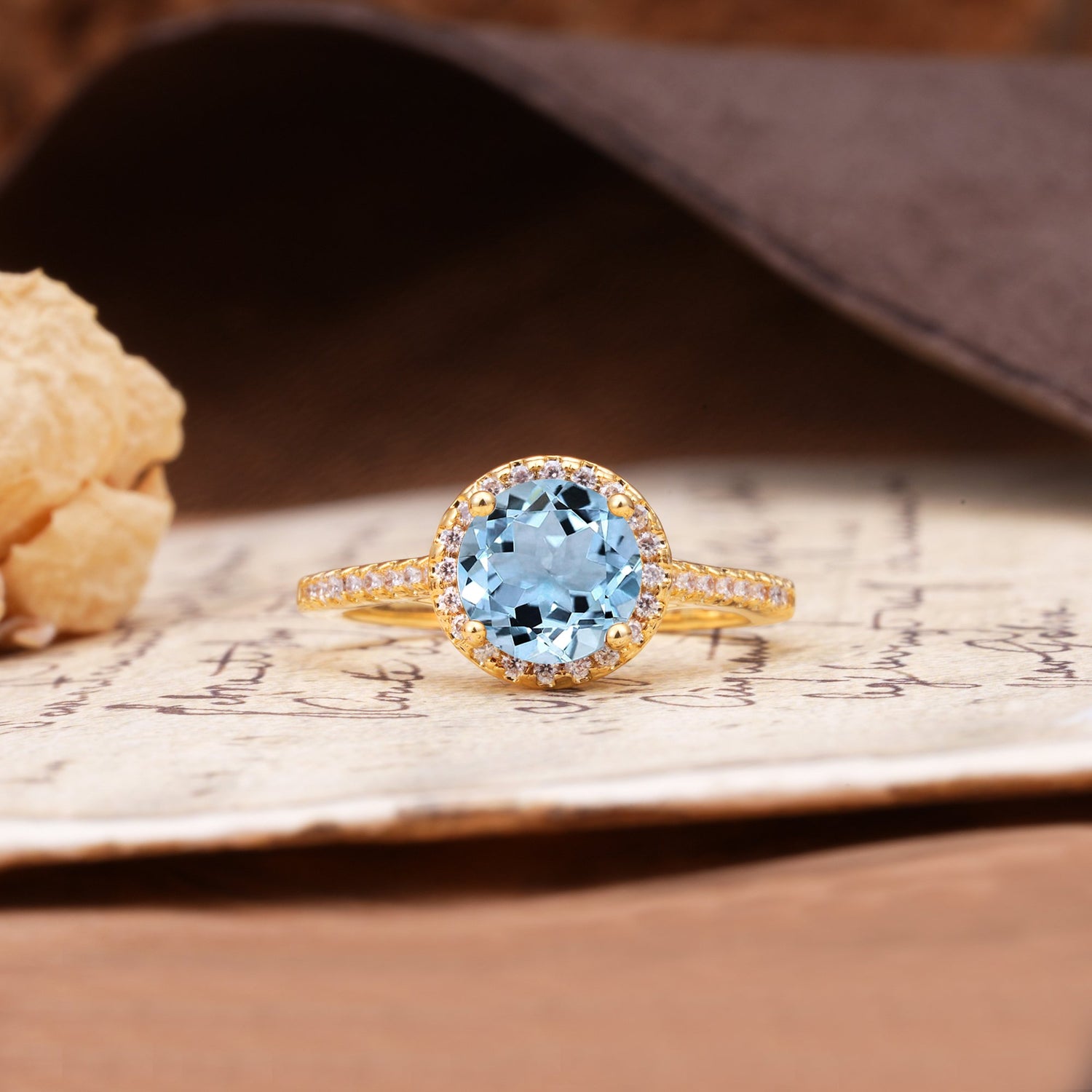 Luxurious, Vintage, Dazzling 4-Prong Round-Cut Aquamarine Engagement Ring
