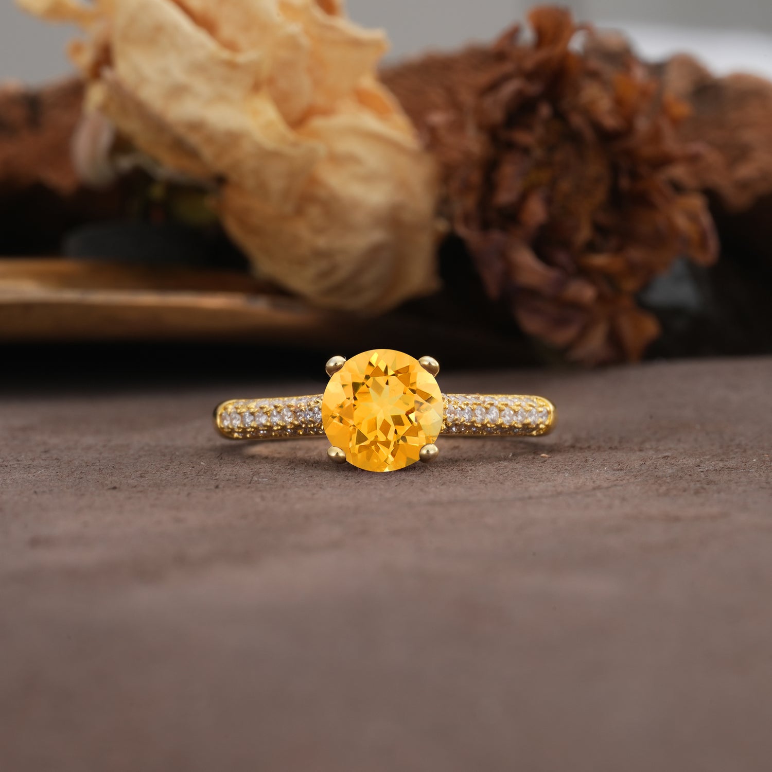 Luxurious Classic Simplicity 4-Prong Round Cut Citrine Engagement Ring