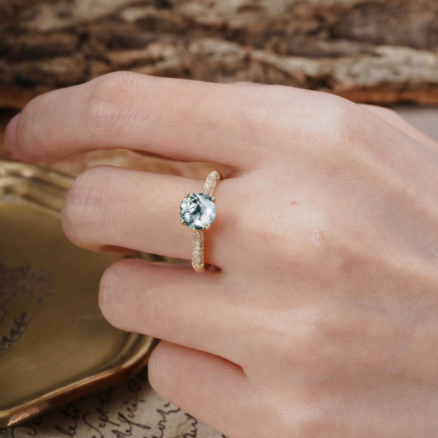 Luxurious Classic Simplicity 4-Prong Round Cut Moss Agate Engagement Ring