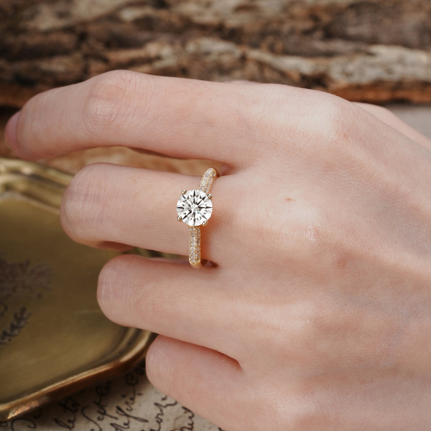 Luxurious Classic Simplicity 4-Prong Round Cut Lab Diamond Engagement Ring