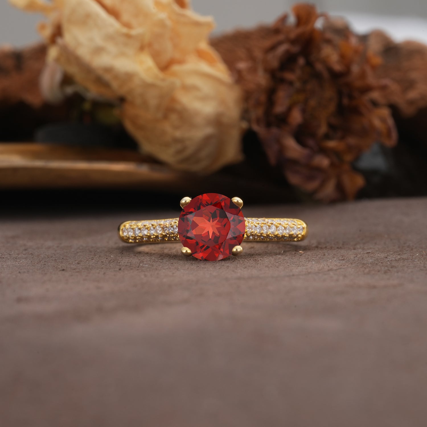 Luxurious Classic Simplicity 4-Prong Round Cut Garnet Engagement Ring