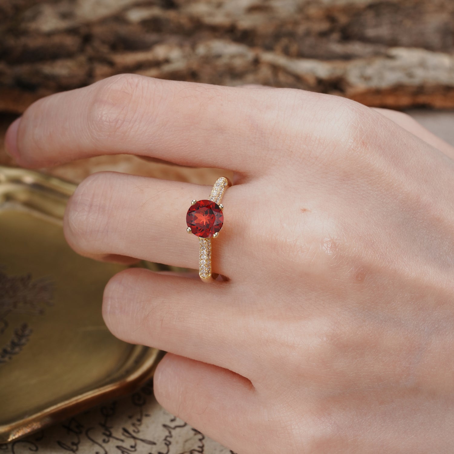 Luxurious Classic Simplicity 4-Prong Round Cut Garnet Engagement Ring