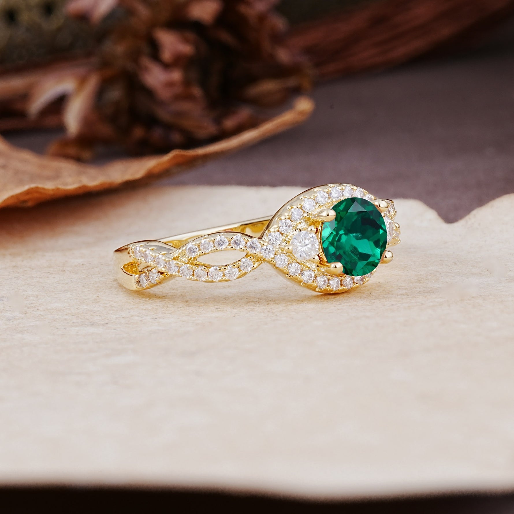 Vintage Round Cut Emerald Halo Twisted Engagement Ring - Additional view