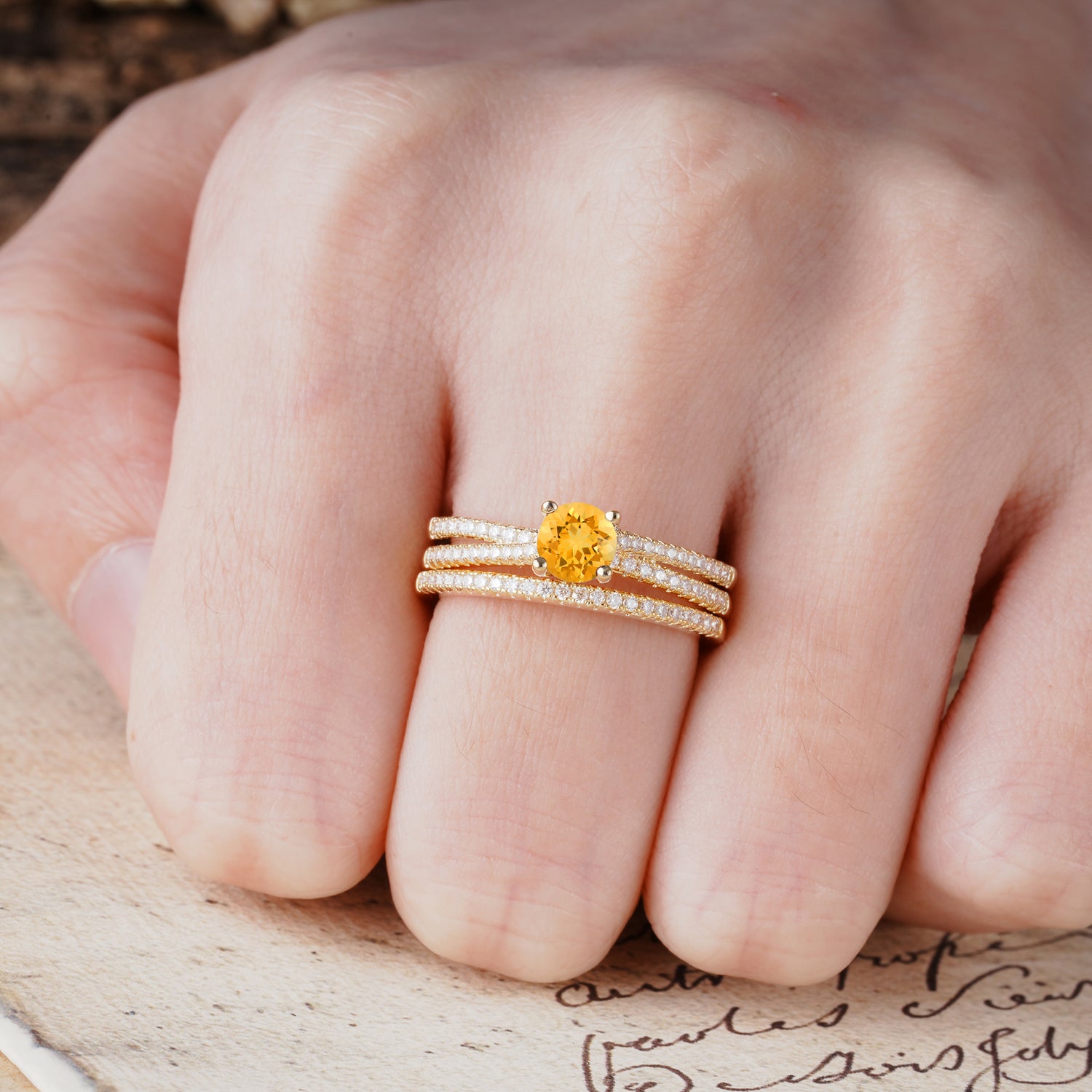 Luxurious Vintage 4-Prong Round-Cut Citrine Bridal Ring Set