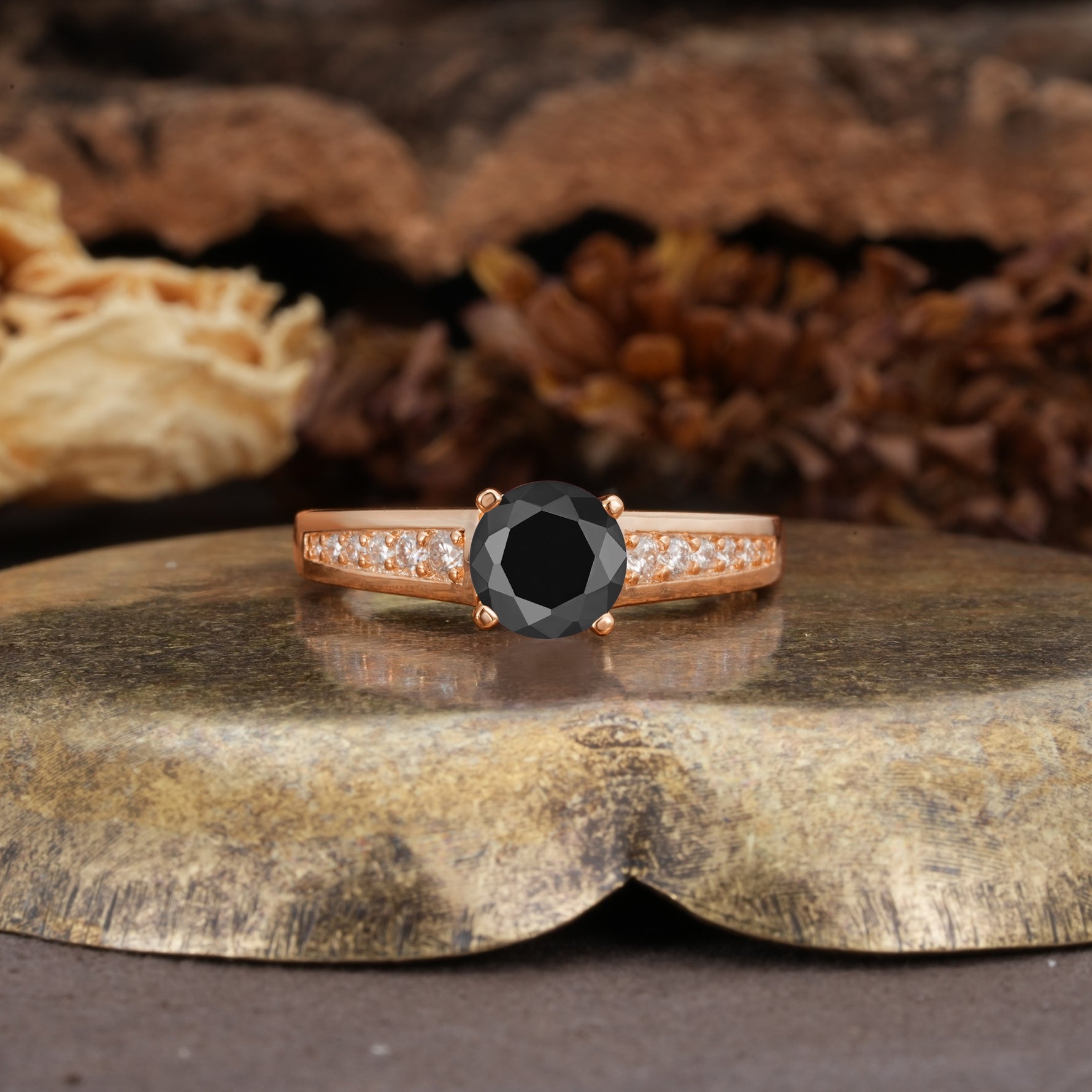 Retro-Minimalist 4-Prong Round Cut Black Onyx Engagement Ring - Additional view