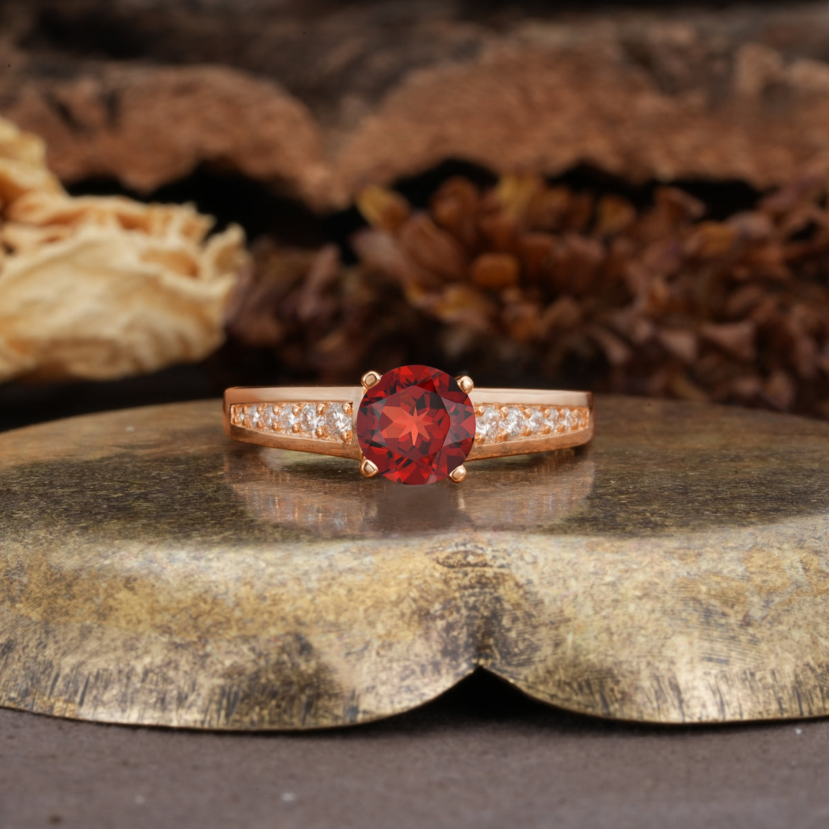 Retro-Minimalist 4-Prong Round Cut Garnet Engagement Ring - Additional view
