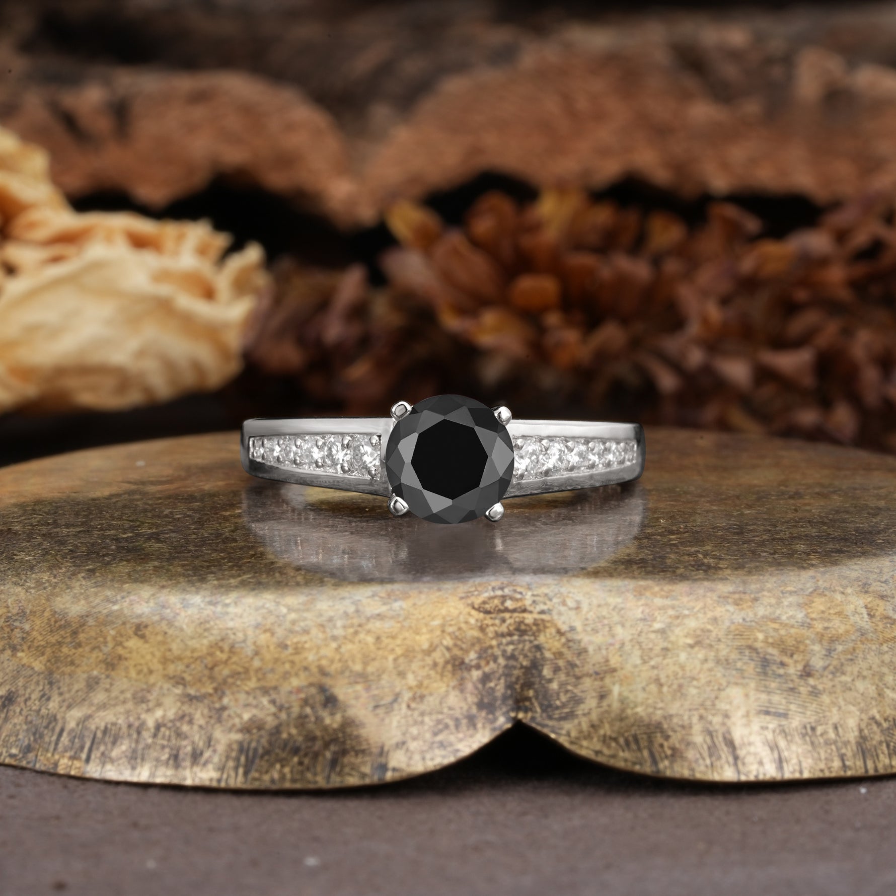Retro-Minimalist 4-Prong Round Cut Black Onyx Engagement Ring - Additional view