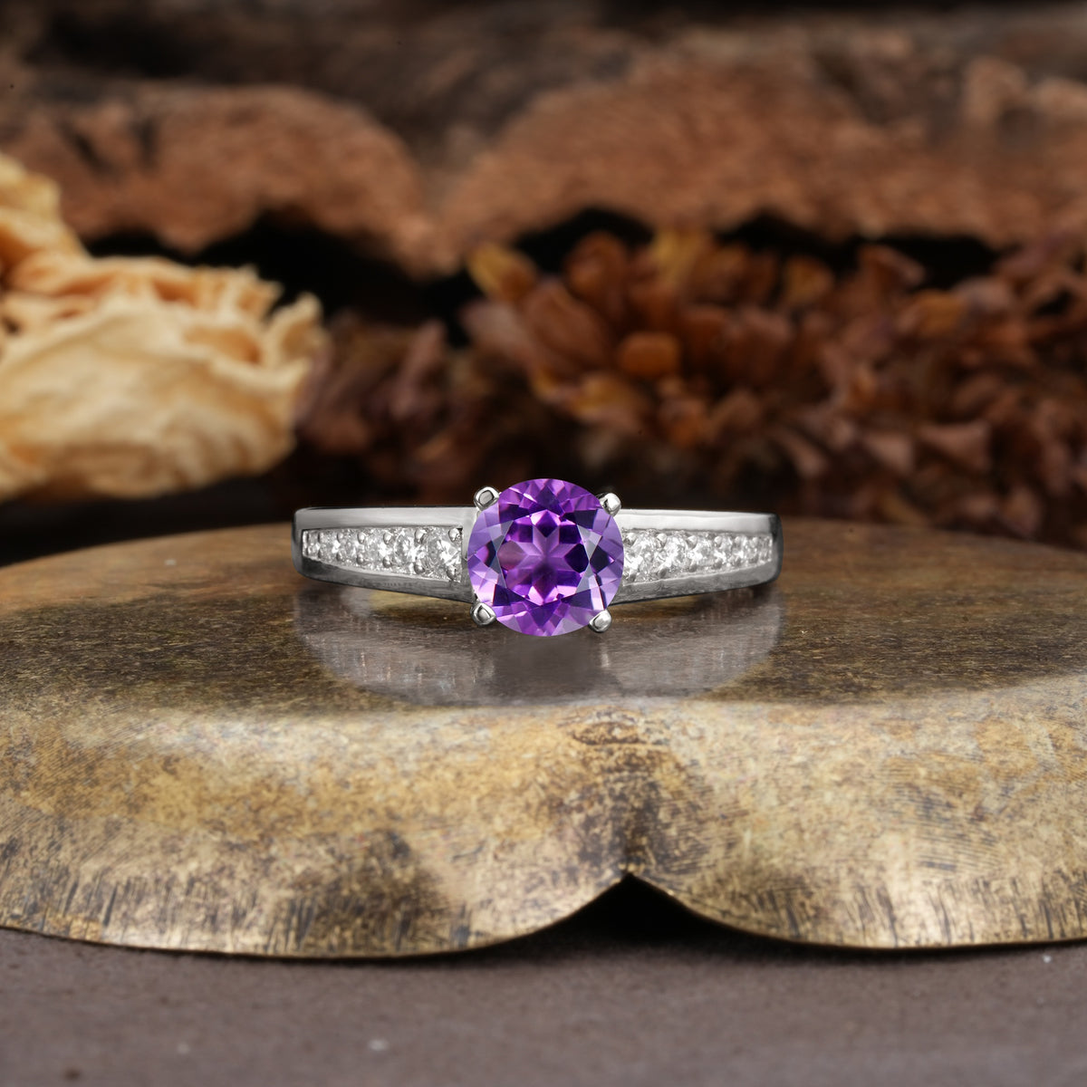 Retro-Minimalist 4-Prong Round Cut Amethyst Engagement Ring - Additional view