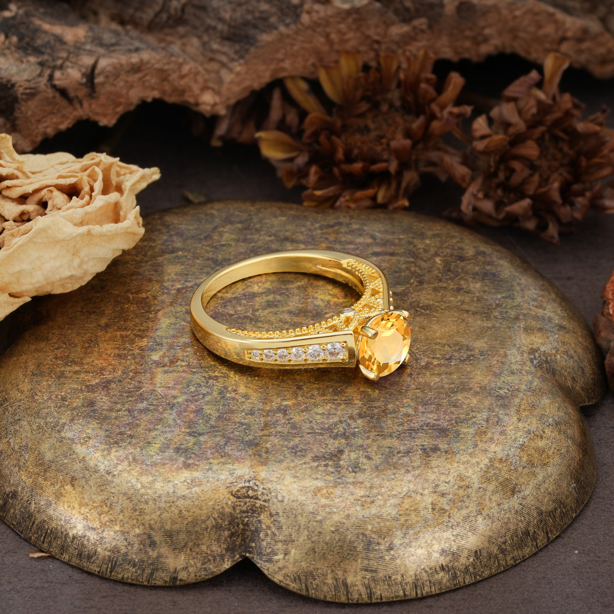 Retro-Minimalist 4-Prong Round Cut Citrine Engagement Ring - Additional view