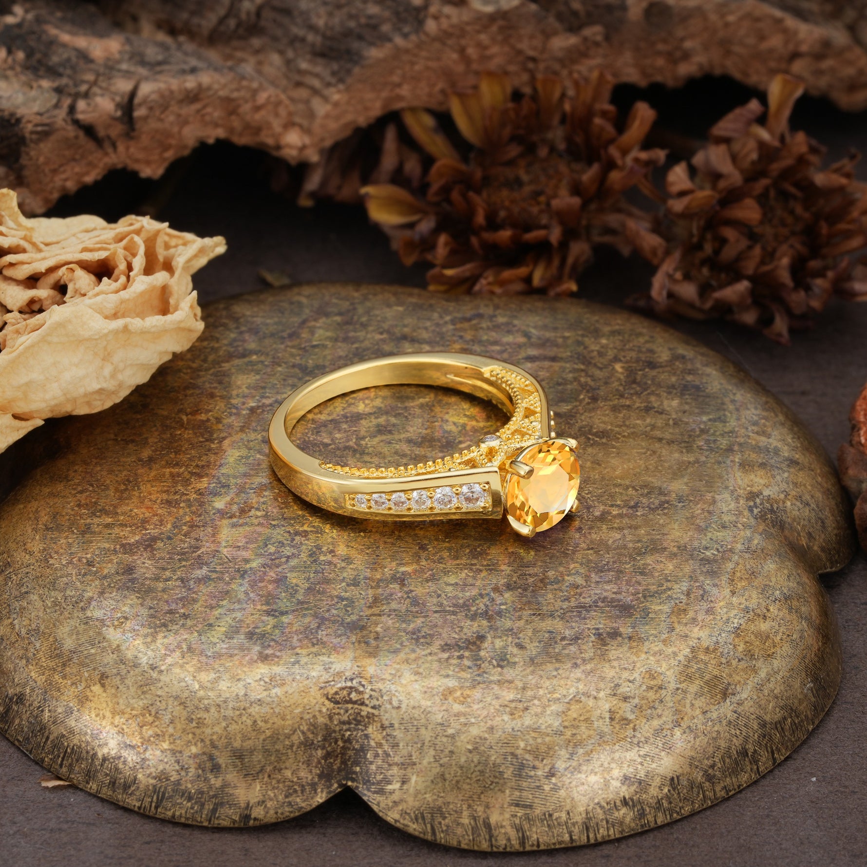 Retro-Minimalist 4-Prong Round Cut Citrine Engagement Ring - Additional view