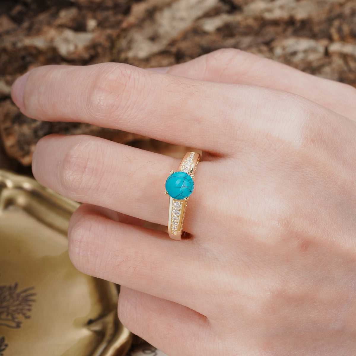 Retro-Minimalist 4-Prong Round Cut Turquoise Engagement Ring - Additional view