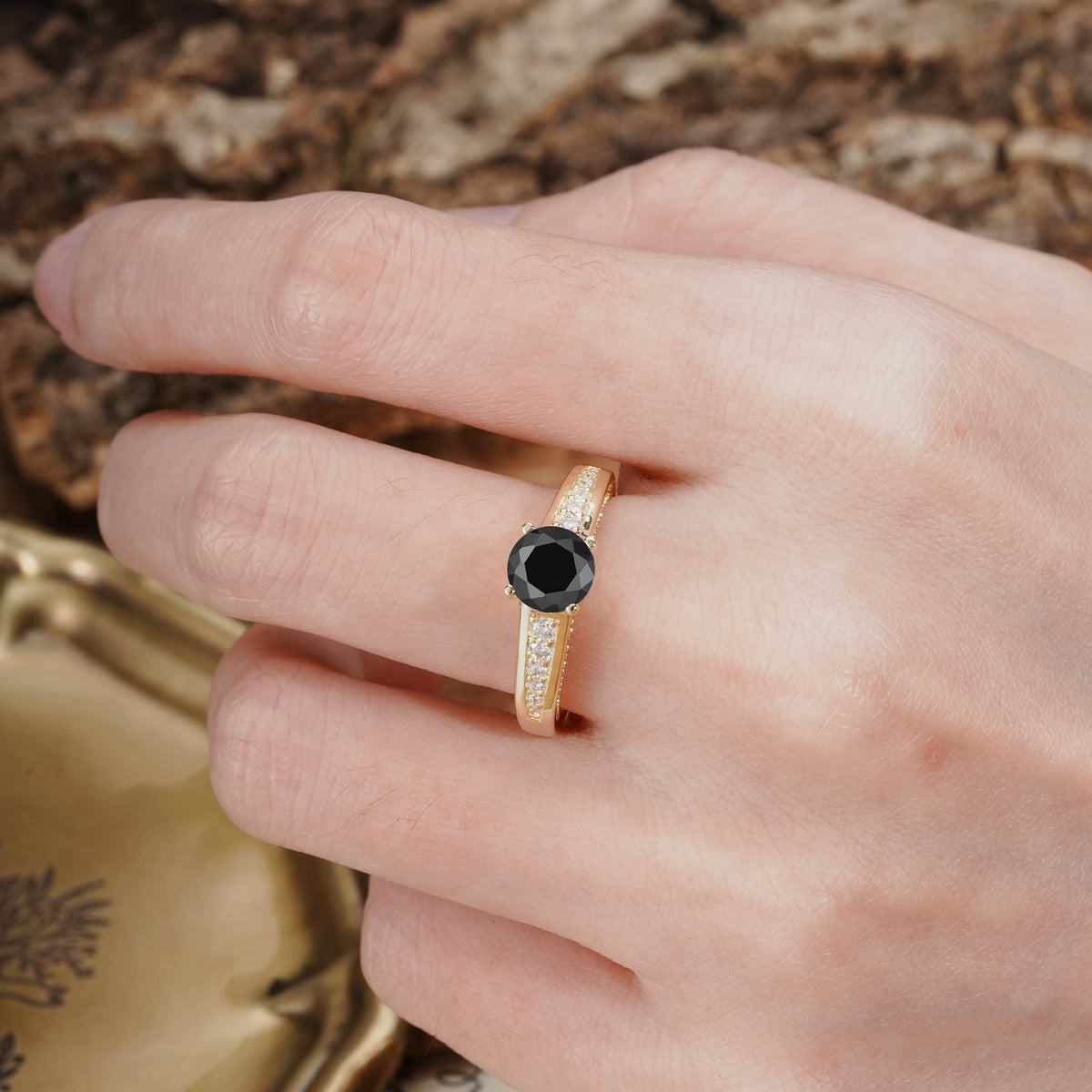 Retro-Minimalist 4-Prong Round Cut Black Onyx Engagement Ring - Additional view