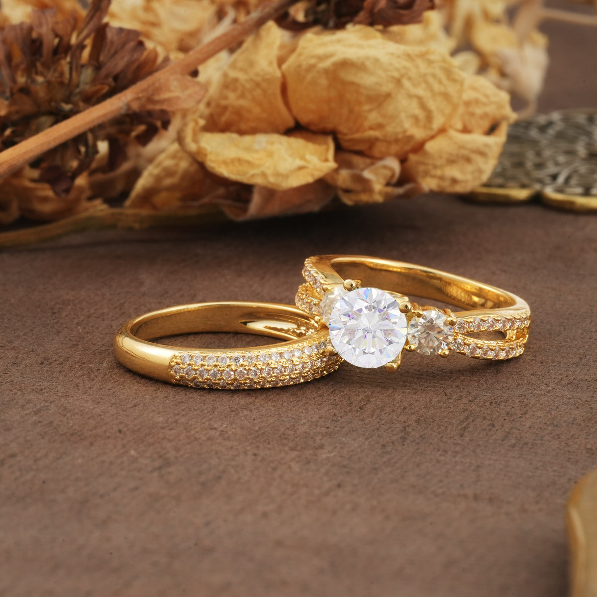Luxurious and Unique 4-Prong Round Cut Moissanite Bridal Ring Set - Rose-Gold