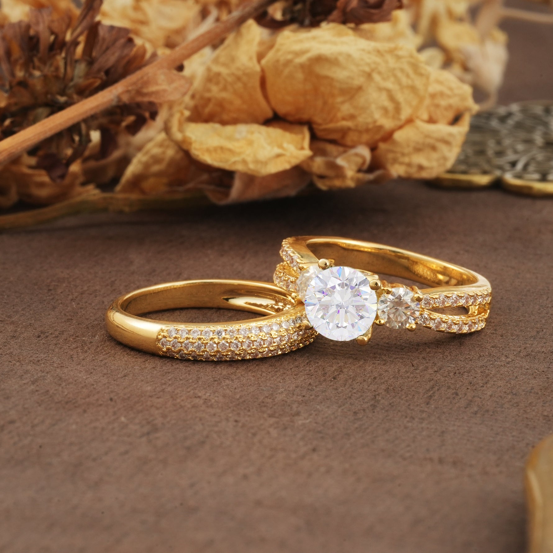 Luxurious and Unique 4-Prong Round Cut Moissanite Bridal Ring Set - Rose-Gold
