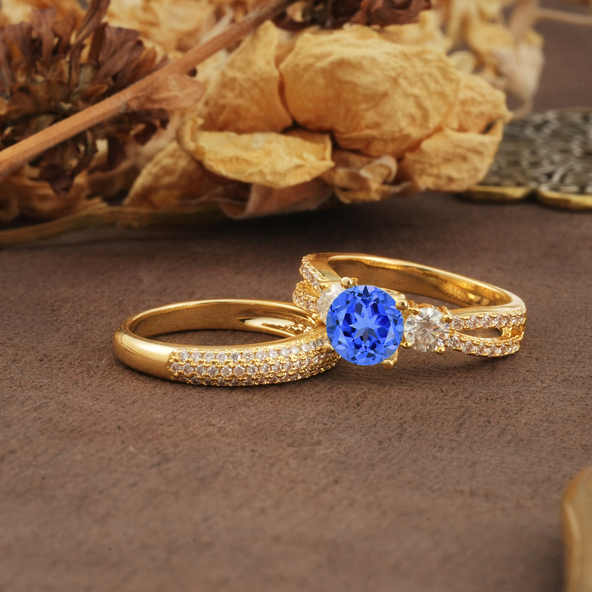 Luxurious and Unique 4-Prong Round Cut Sapphire Bridal Ring Set - Rose-Gold