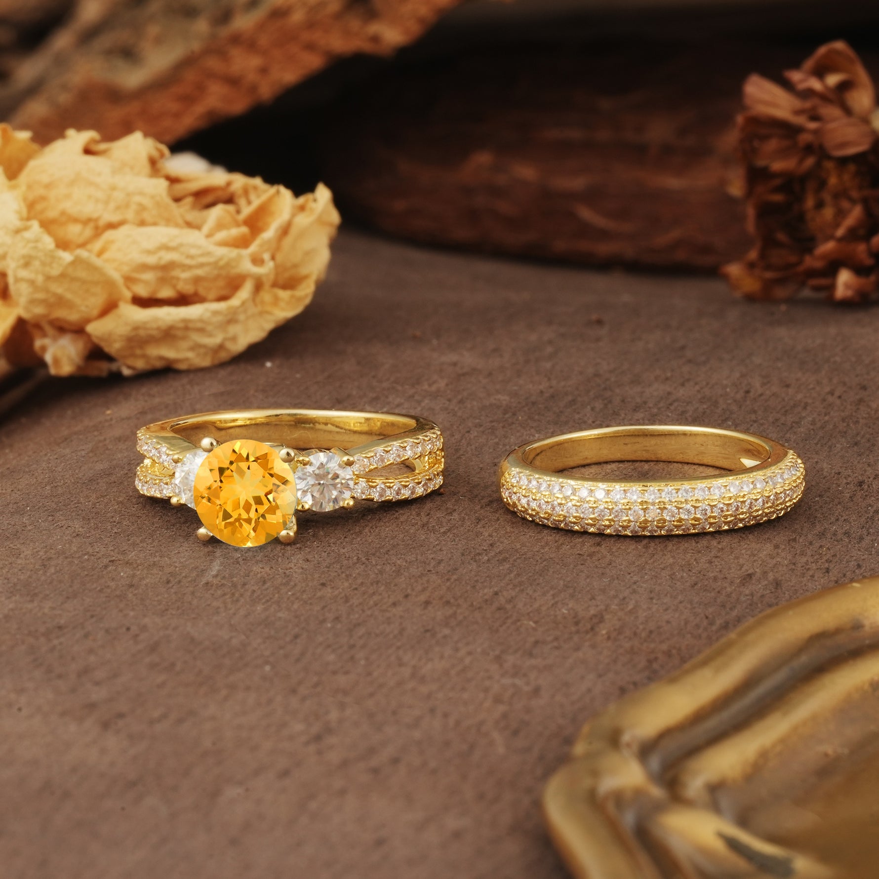 Luxurious and Unique 4-Prong Round Cut Citrine Bridal Ring Set - White-Gold