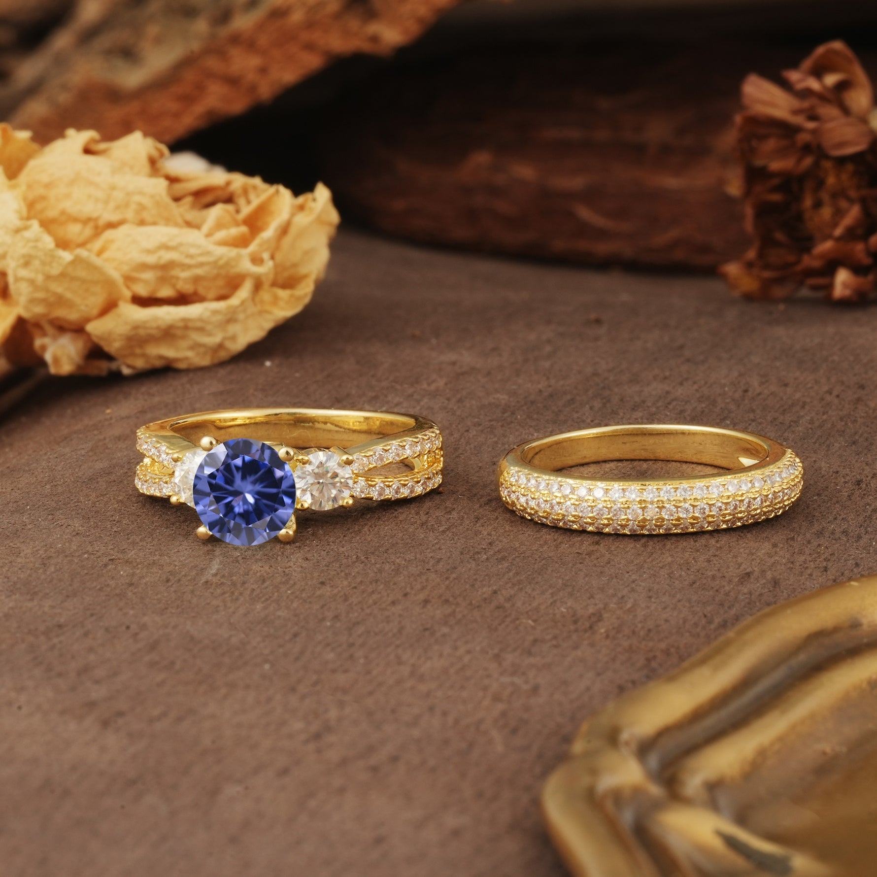 Luxurious and Unique 4-Prong Round Cut Tanzanite Bridal Ring Set - White-Gold