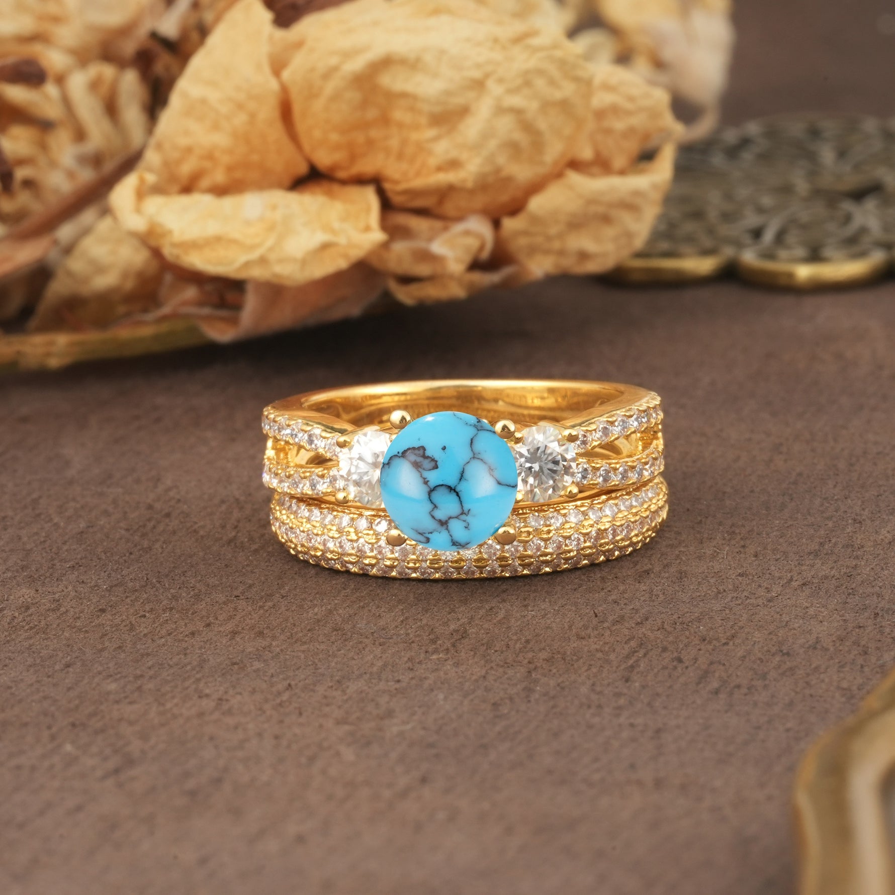 Luxurious and Unique 4-Prong Round Cut Turquoise Bridal Ring Set - Yellow-Gold