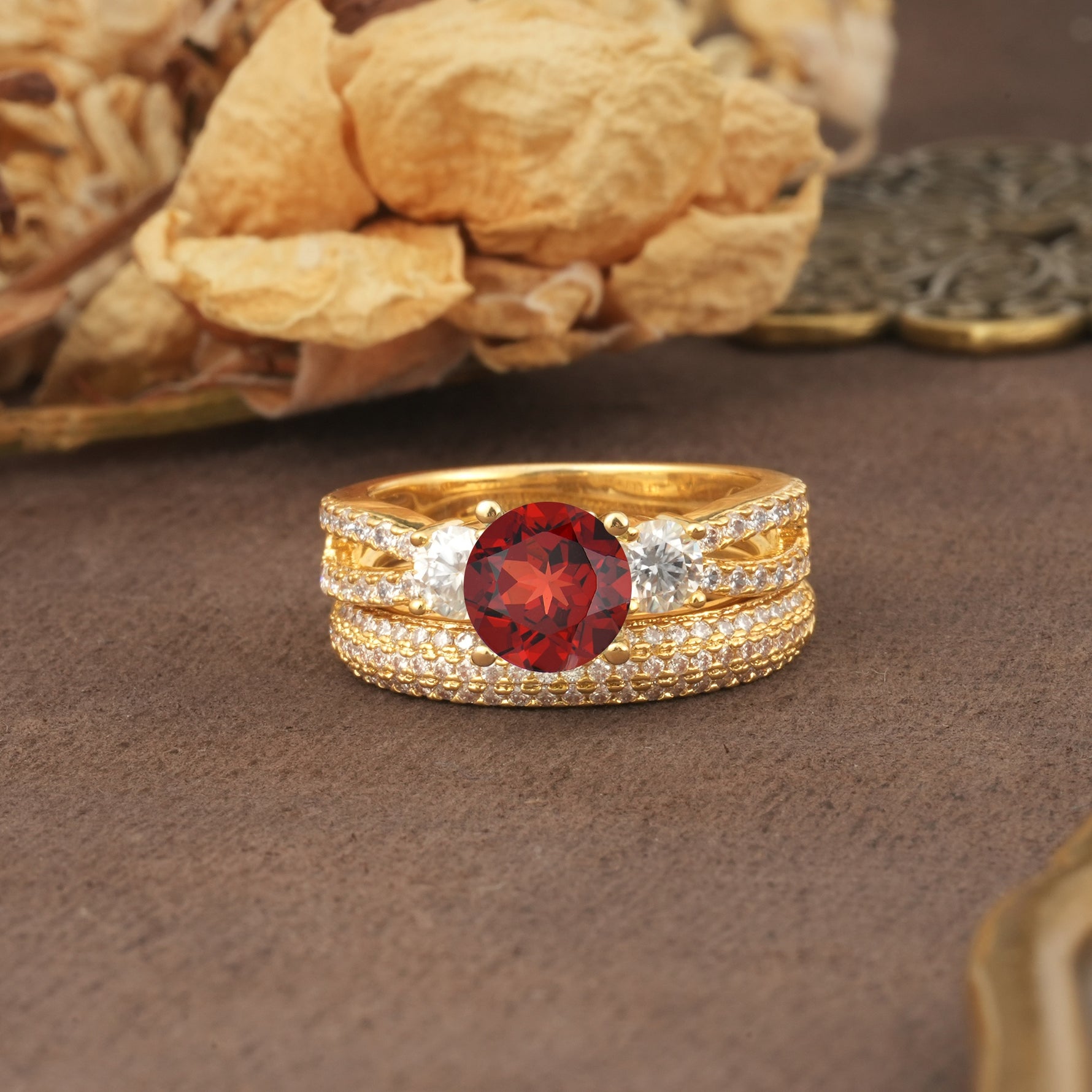 Luxurious and Unique 4-Prong Round Cut Garnet Bridal Ring Set - Yellow-Gold