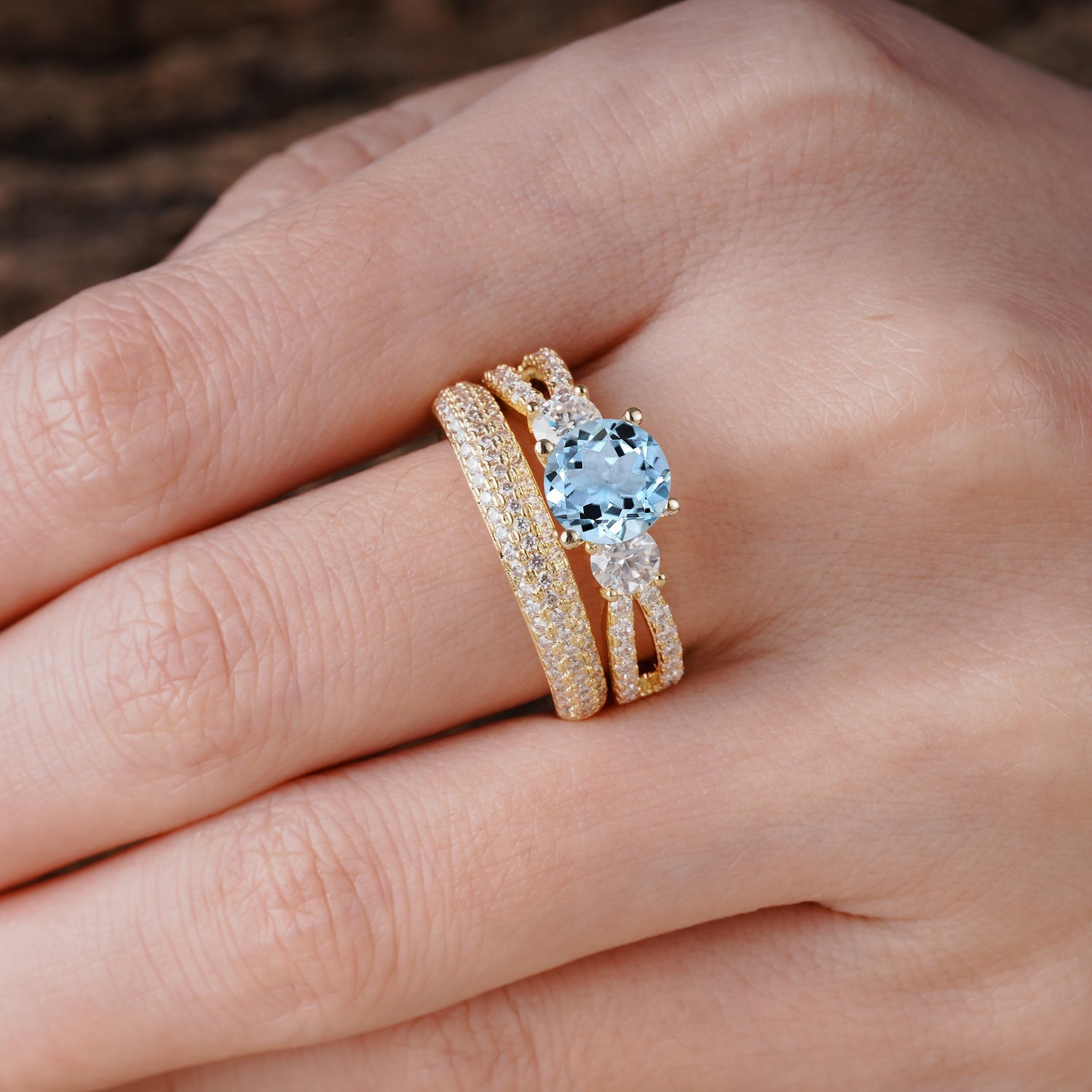 Luxurious and Unique 4-Prong Round Cut Aquamarine Bridal Ring Set