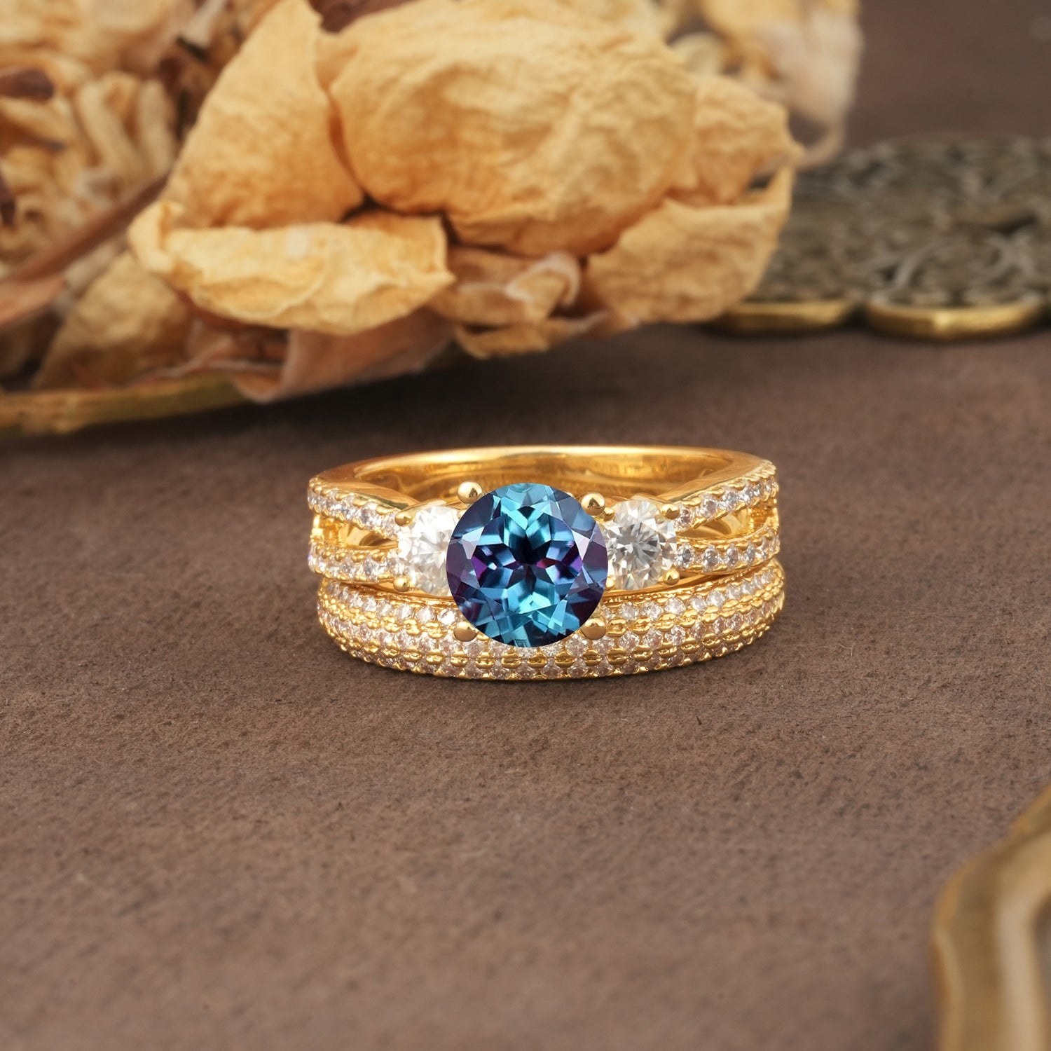 Luxurious and Unique 4-Prong Round Cut Alexandrite Bridal Ring Set - Yellow-Gold