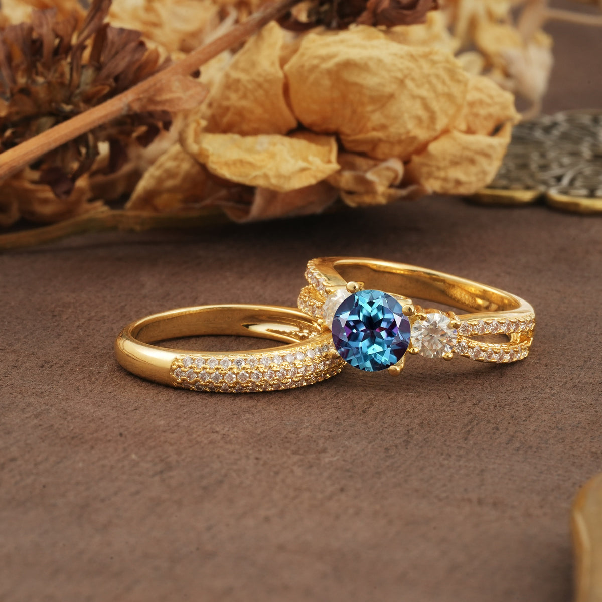 Luxurious and Unique 4-Prong Round Cut Alexandrite Bridal Ring Set - Rose-Gold