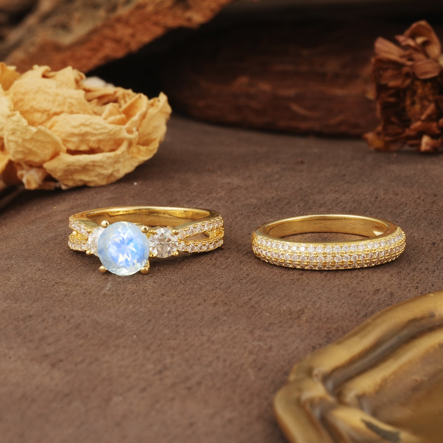 Luxurious and Unique 4-Prong Round Cut Moonstone Bridal Ring Set - White-Gold