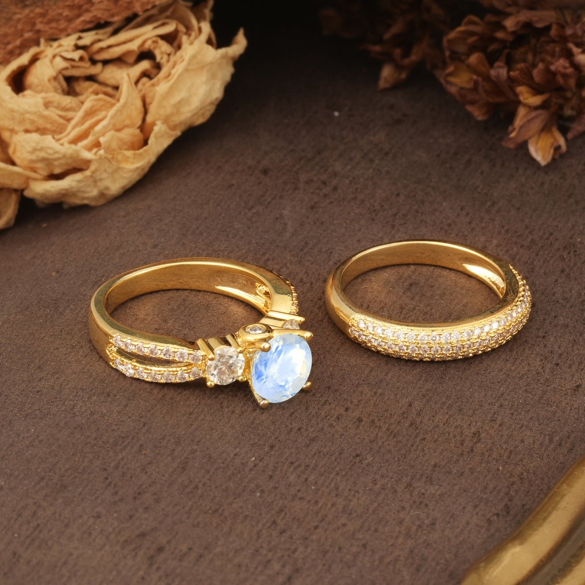 Luxurious and Unique 4-Prong Round Cut Moonstone Bridal Ring Set - Additional view