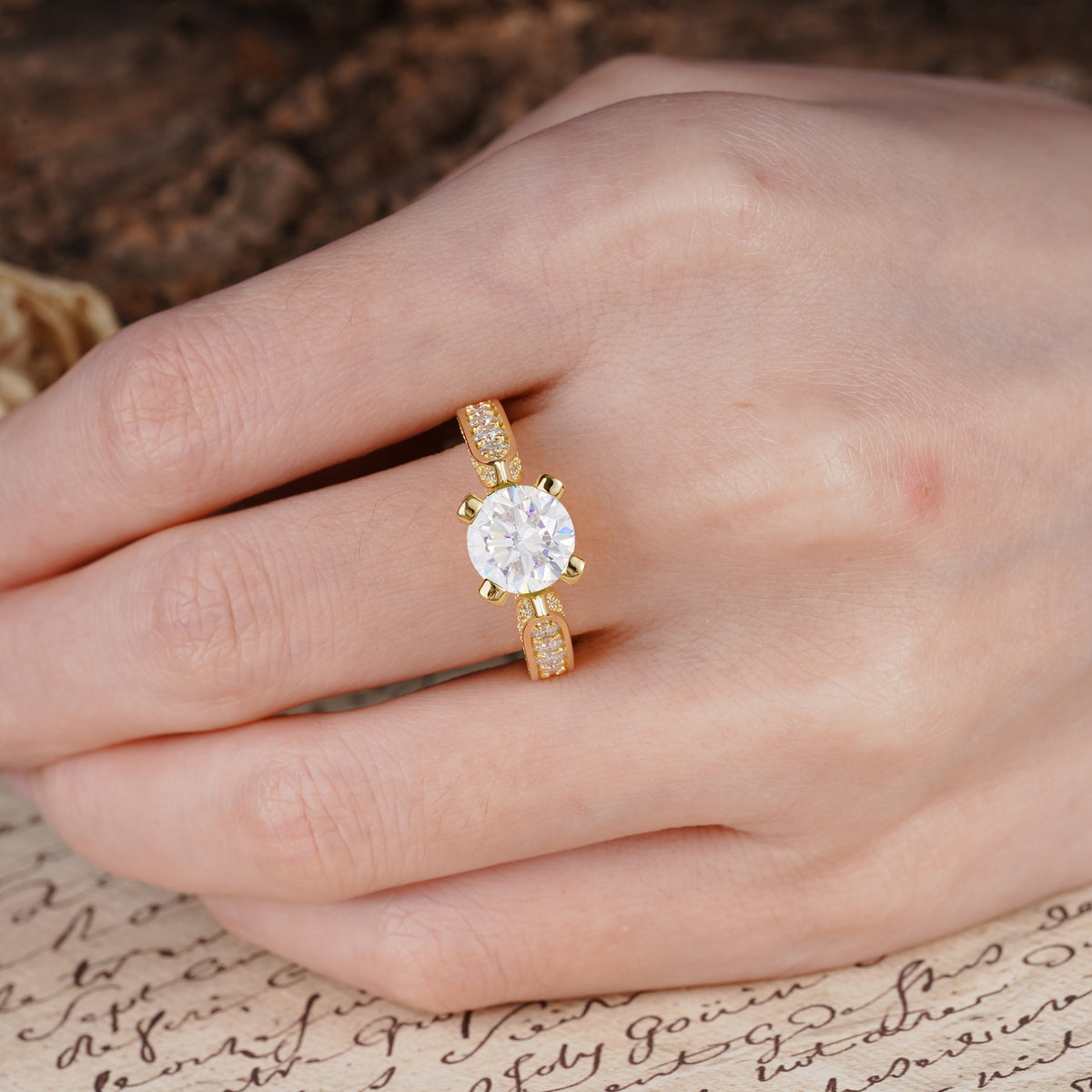 Classic Vintage 4-Prong Round Cut Moissanite Engagement Ring - Additional view