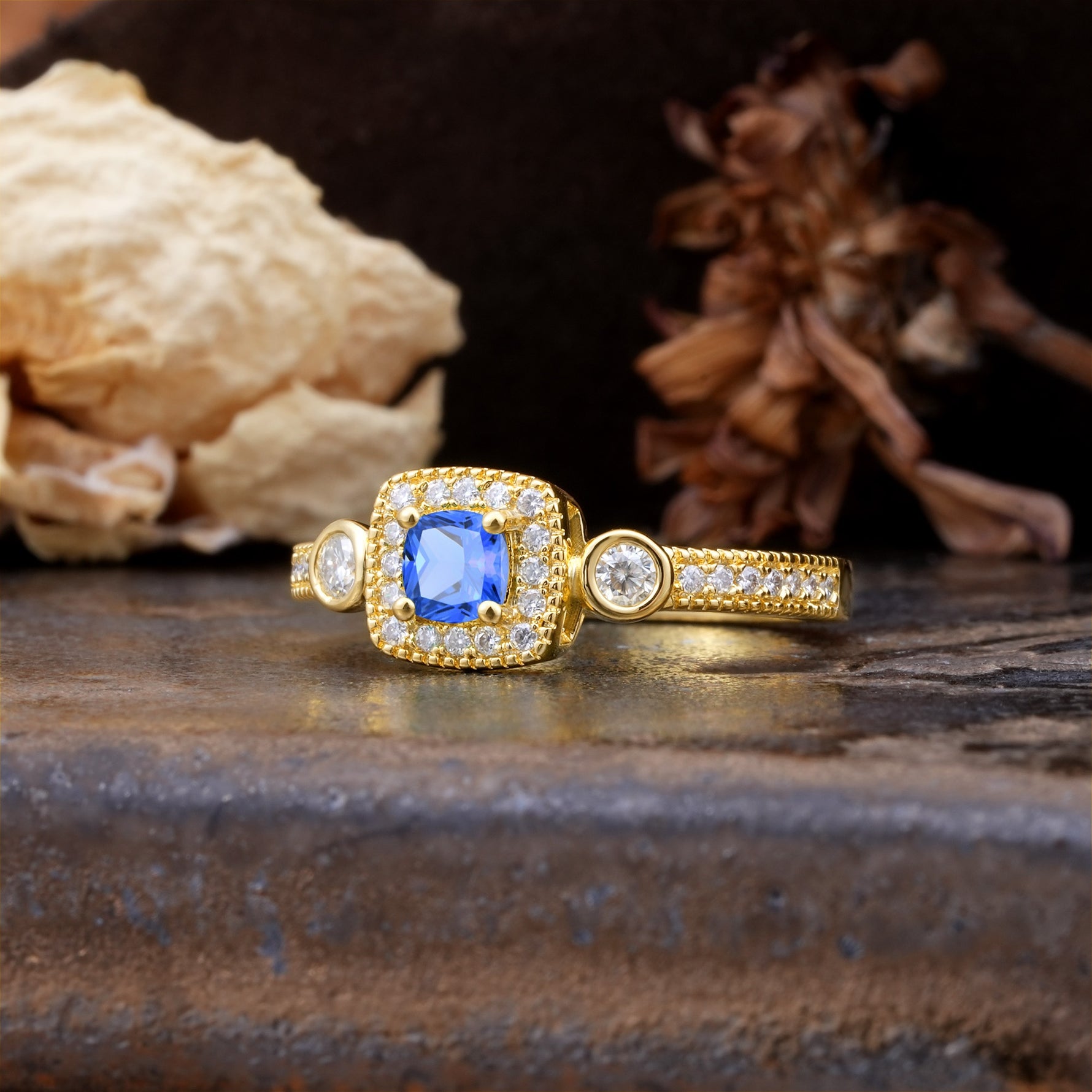 Classic Luxury Retro 4-Prong Princess Cut Sapphire Three Stones Wedding Ring - Additional view