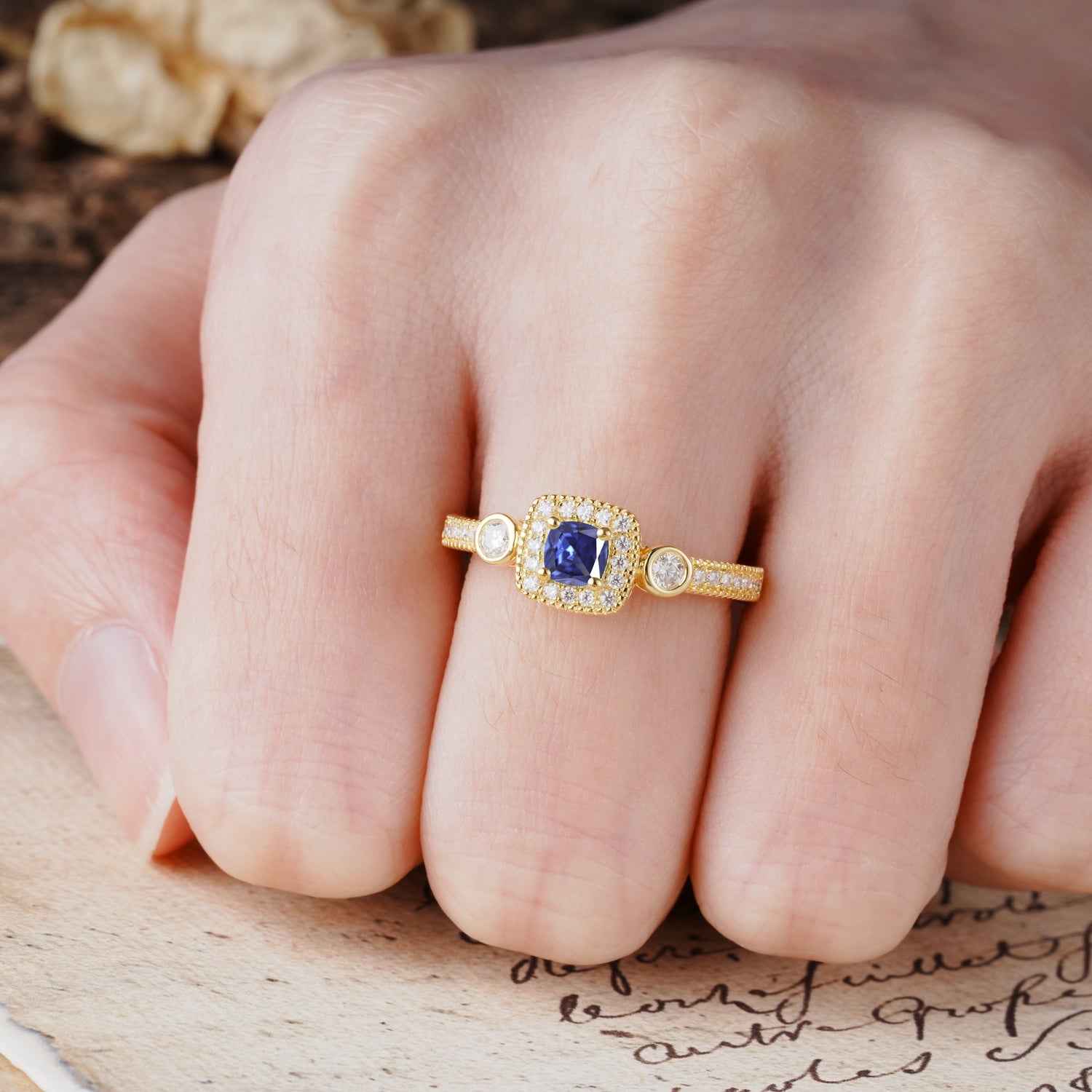 Classic Luxury Retro 4-Prong Princess Cut Tanzanite Three Stones Wedding Ring - Additional view