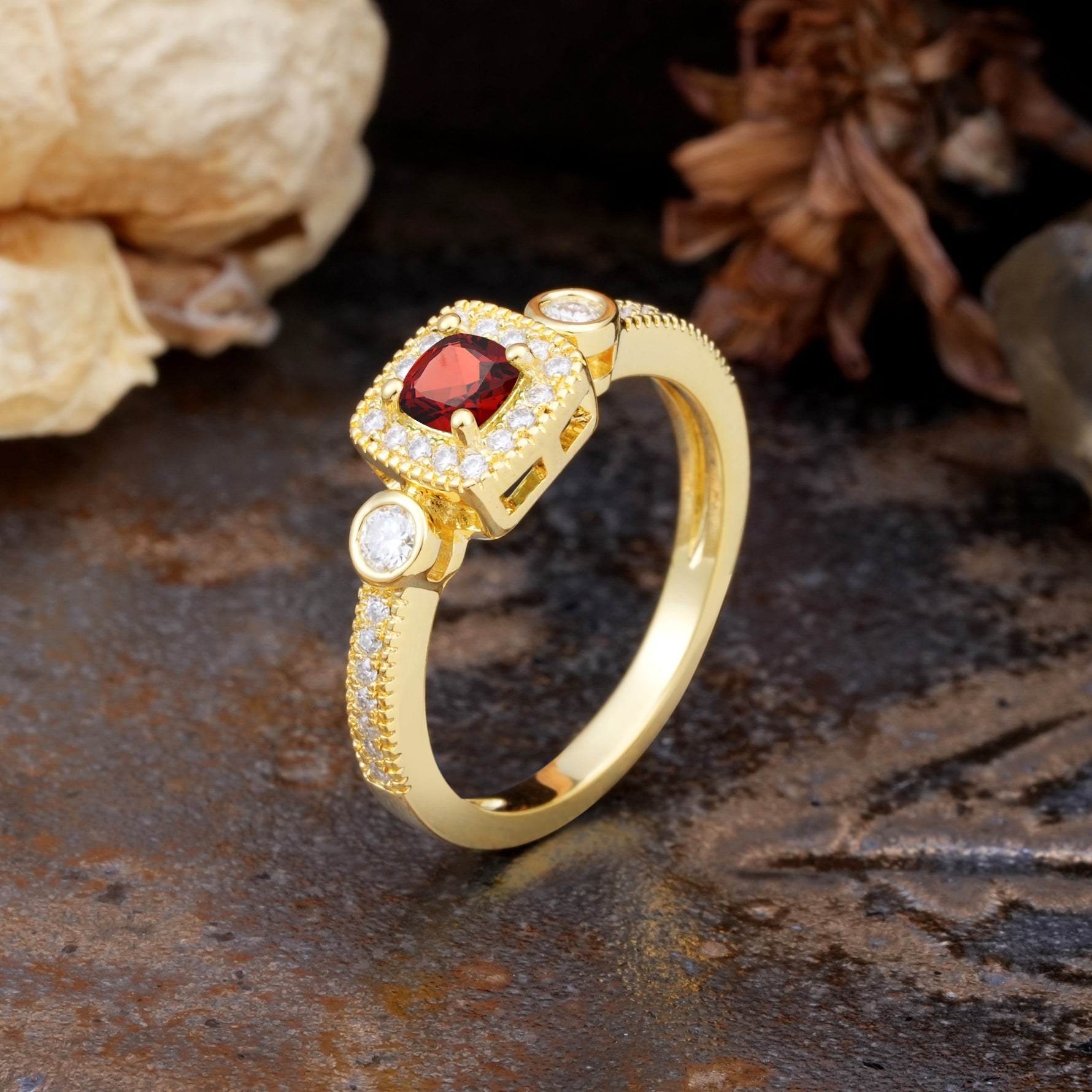 Classic Luxury Retro 4-Prong Princess Cut Garnet Three Stones Wedding Ring - Additional view