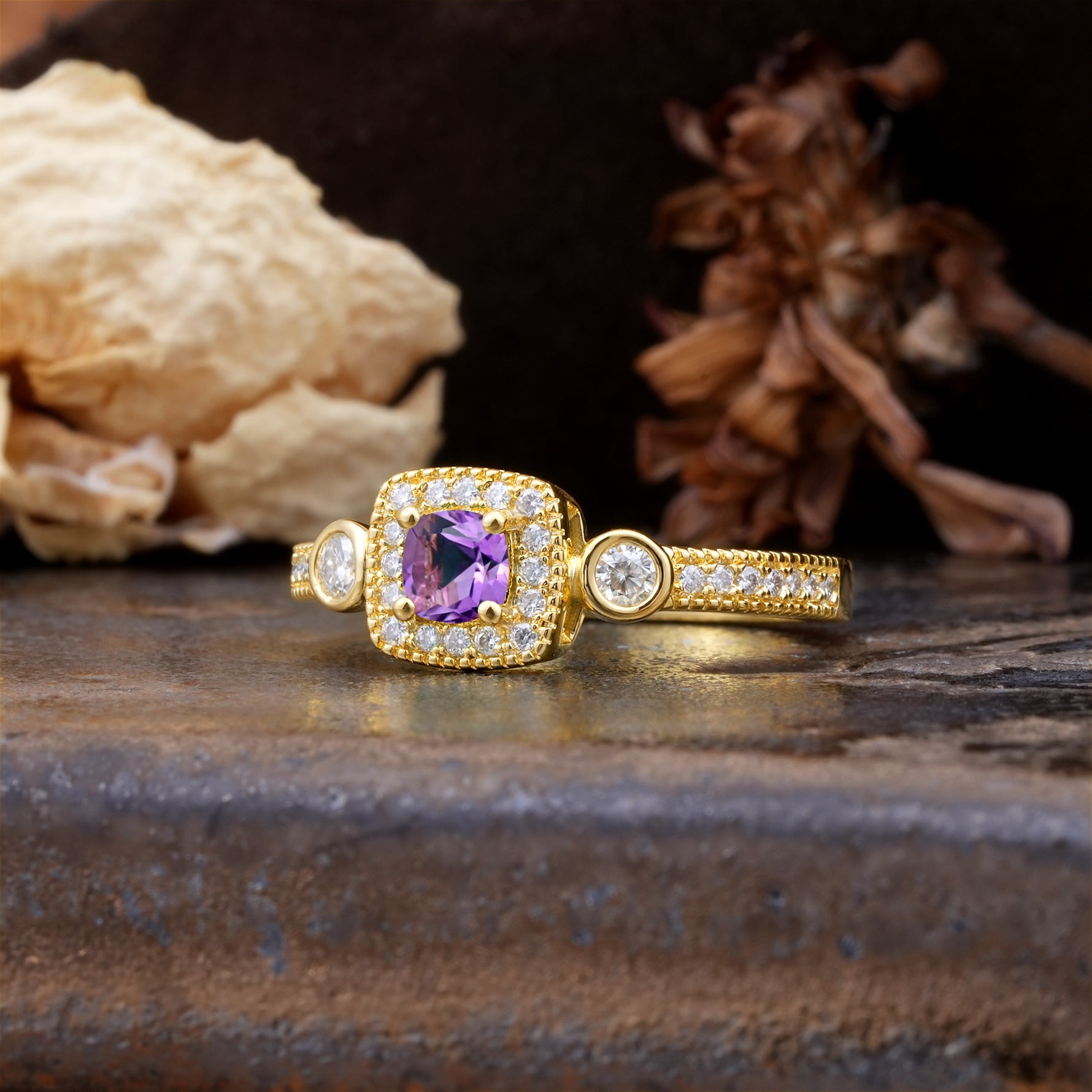 Classic Luxury Retro 4-Prong Princess Cut Amethyst Three Stones Wedding Ring - Additional view