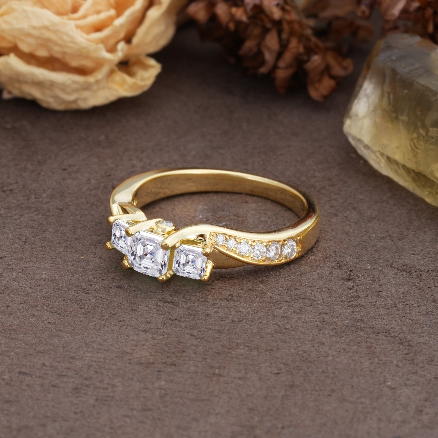Classic Luxury 4-Prong Princess Cut Moissanite Three Stones Wedding Ring - Additional view