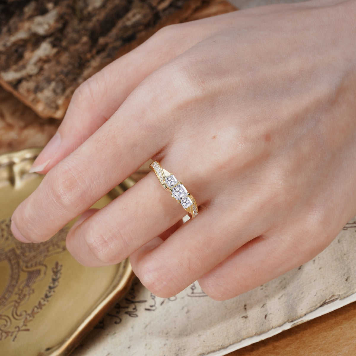 Classic Luxury 4-Prong Princess Cut Moissanite Three Stones Wedding Ring - Additional view