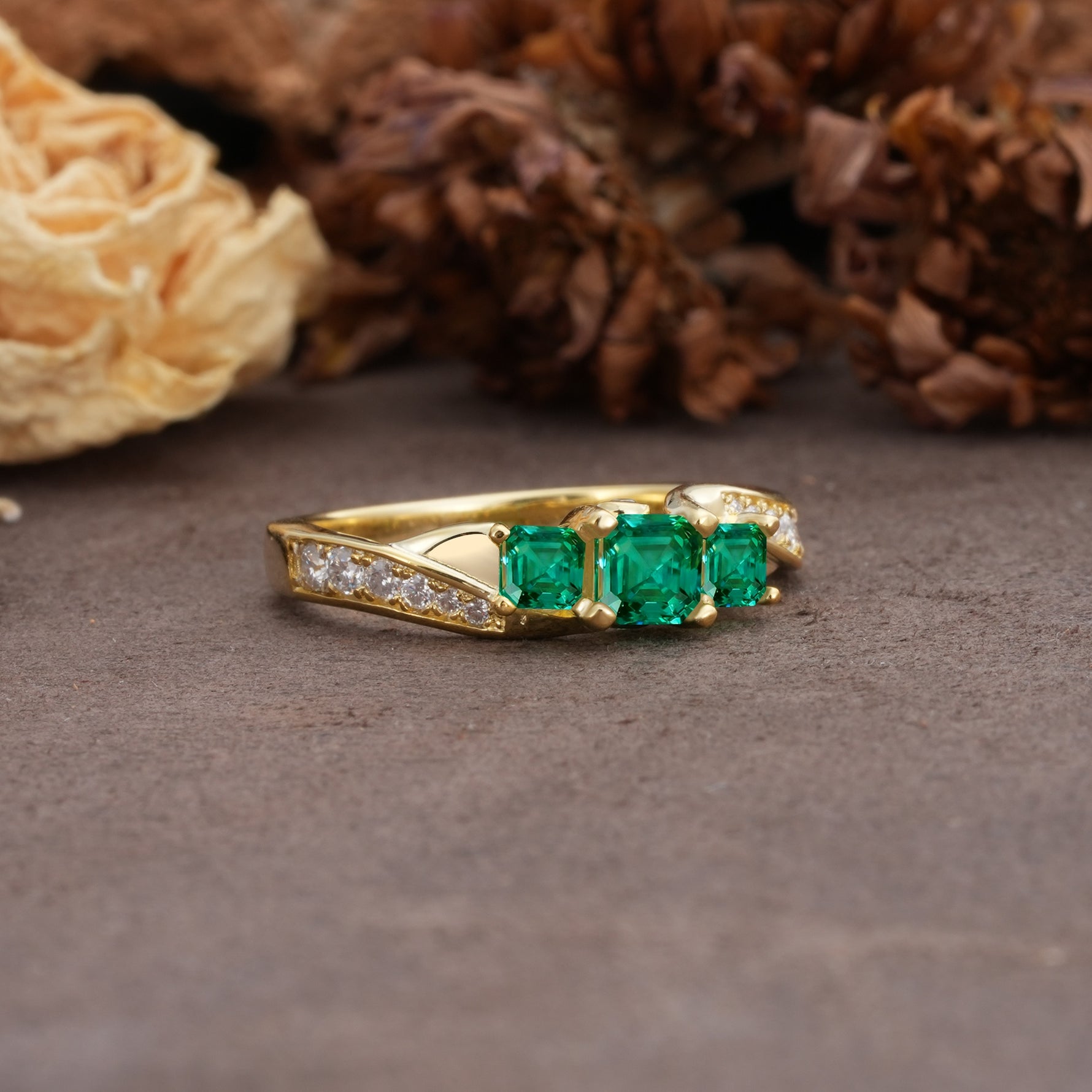 Classic Luxury 4-Prong Princess Cut Emerald Three Stones Wedding Ring - Additional view