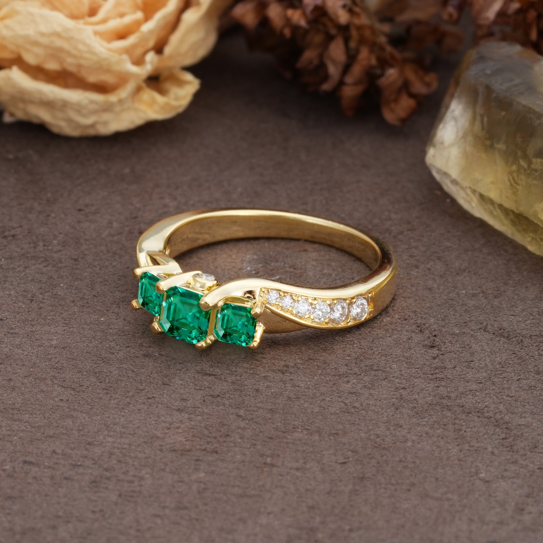 Classic Luxury 4-Prong Princess Cut Emerald Three Stones Wedding Ring - Additional view