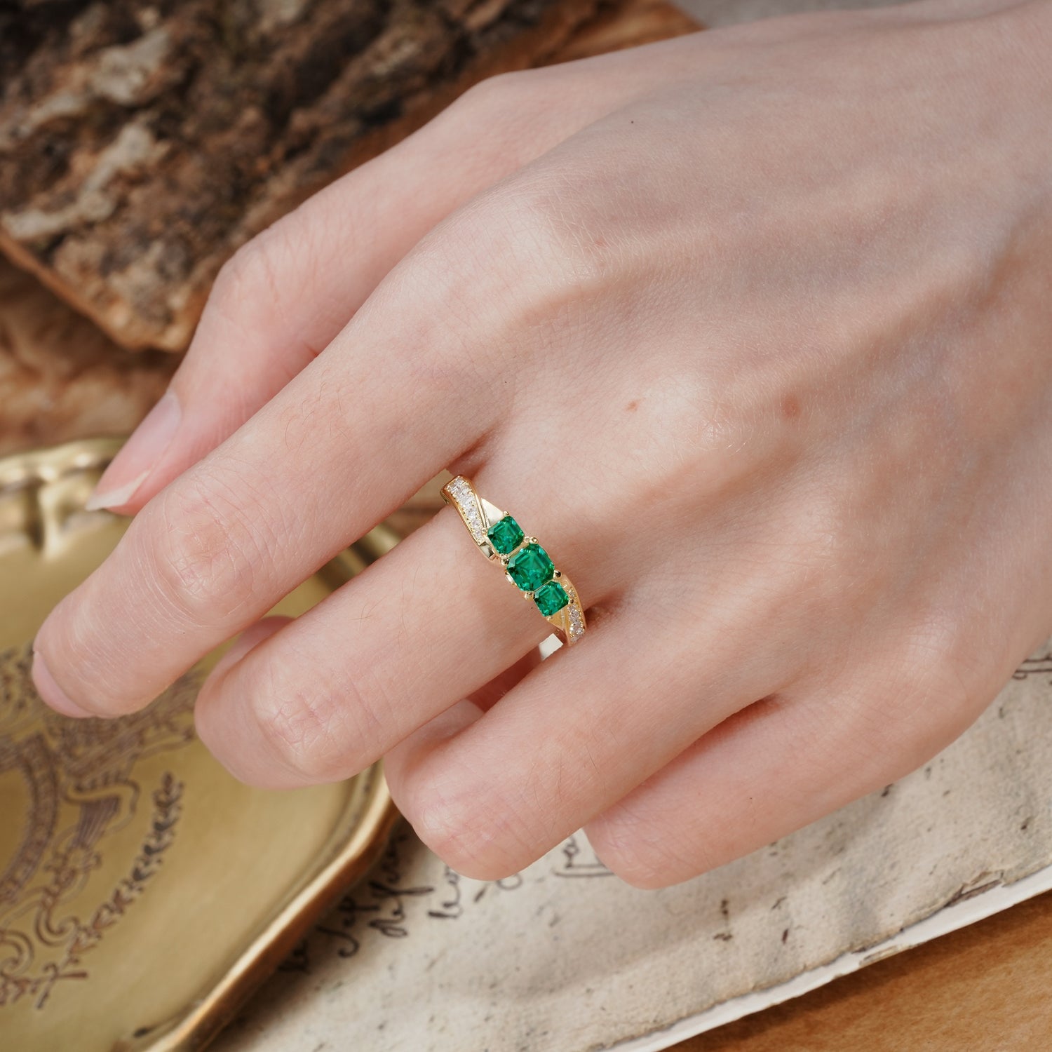 Classic Luxury 4-Prong Princess Cut Emerald Three Stones Wedding Ring - Additional view