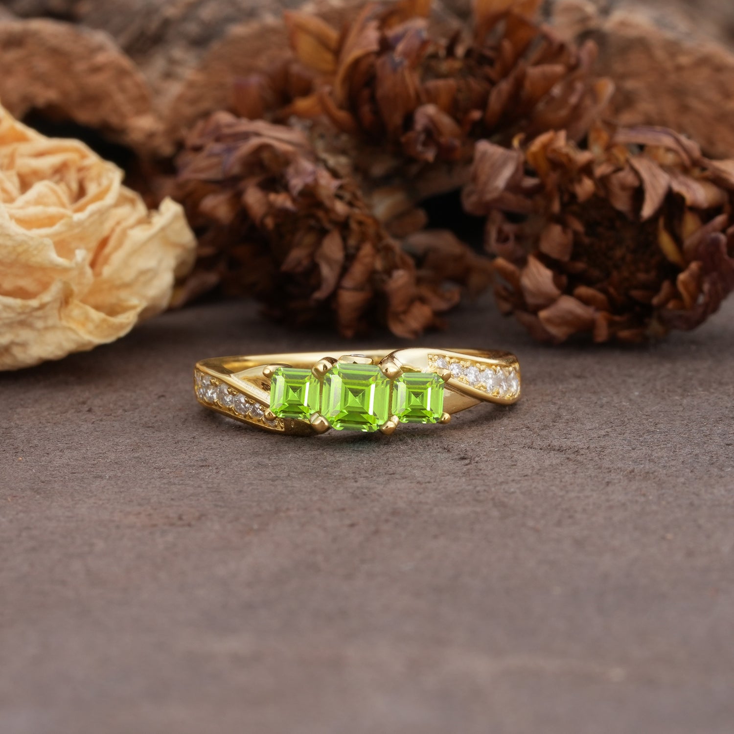 Classic Luxury 4-Prong Princess Cut Peridot Three Stones Wedding Ring - Additional view