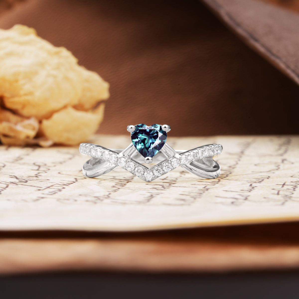 Unique Luxurious 3-Prong Heart-Cut Alexandrite Engagement Ring - Additional view